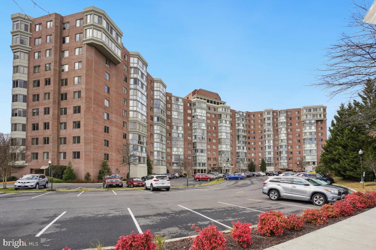 VANTAGE POINT WEST AT LW - Residential