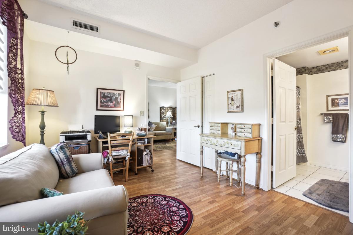 VANTAGE POINT WEST AT LW - Residential