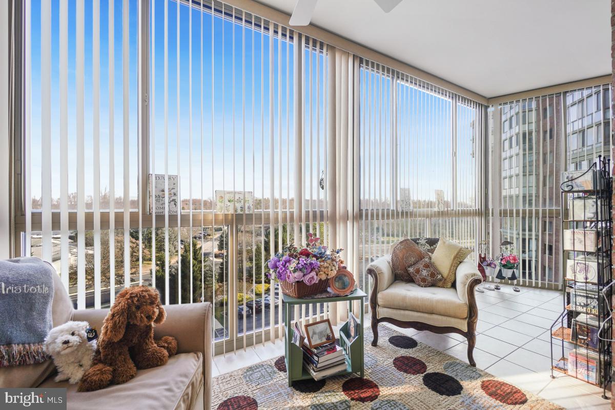 VANTAGE POINT WEST AT LW - Residential