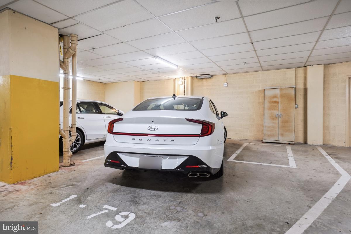 VANTAGE POINT WEST AT LW - Residential