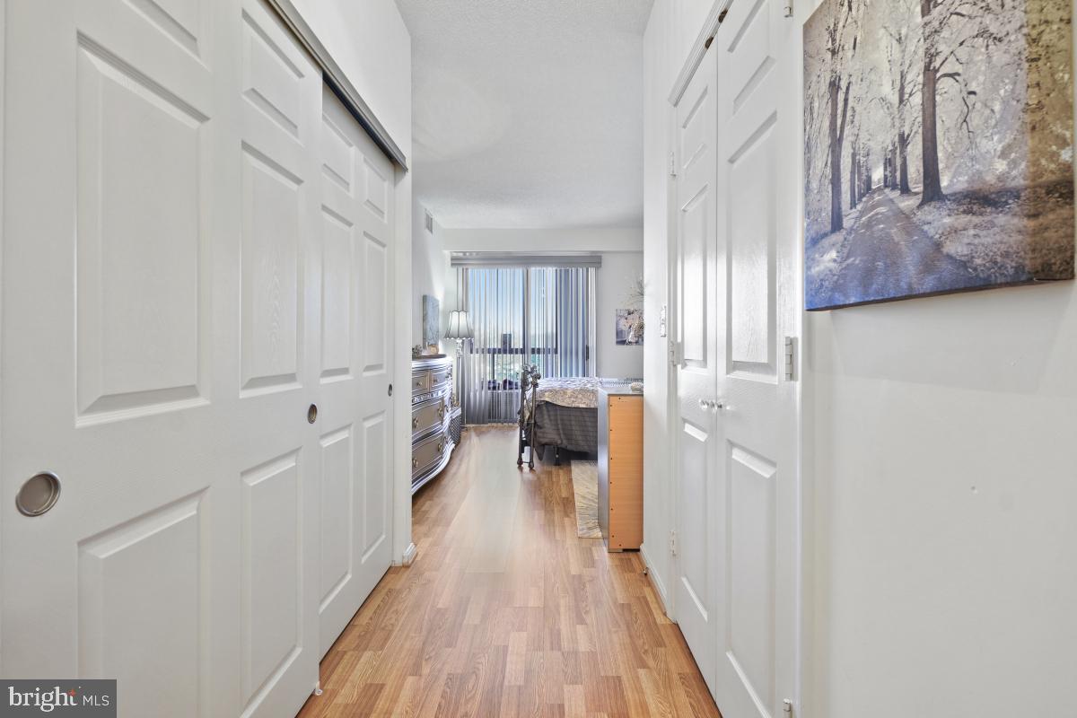 VANTAGE POINT WEST AT LW - Residential