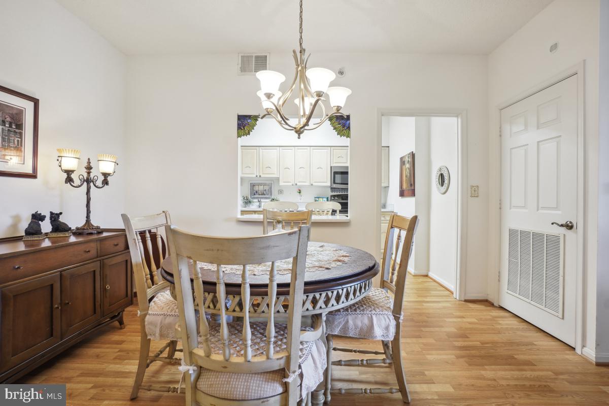 VANTAGE POINT WEST AT LW - Residential