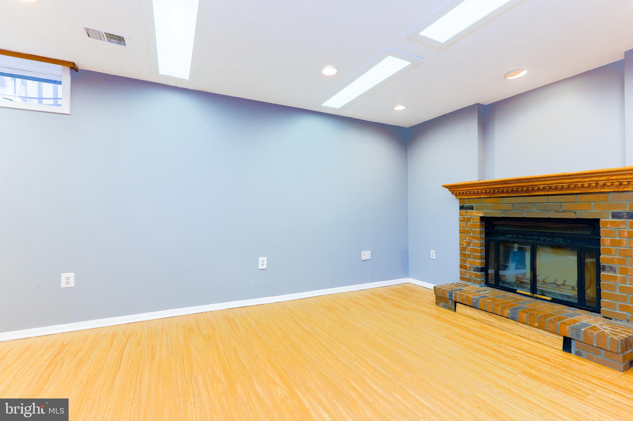 WHITNEY PARK - Residential Lease