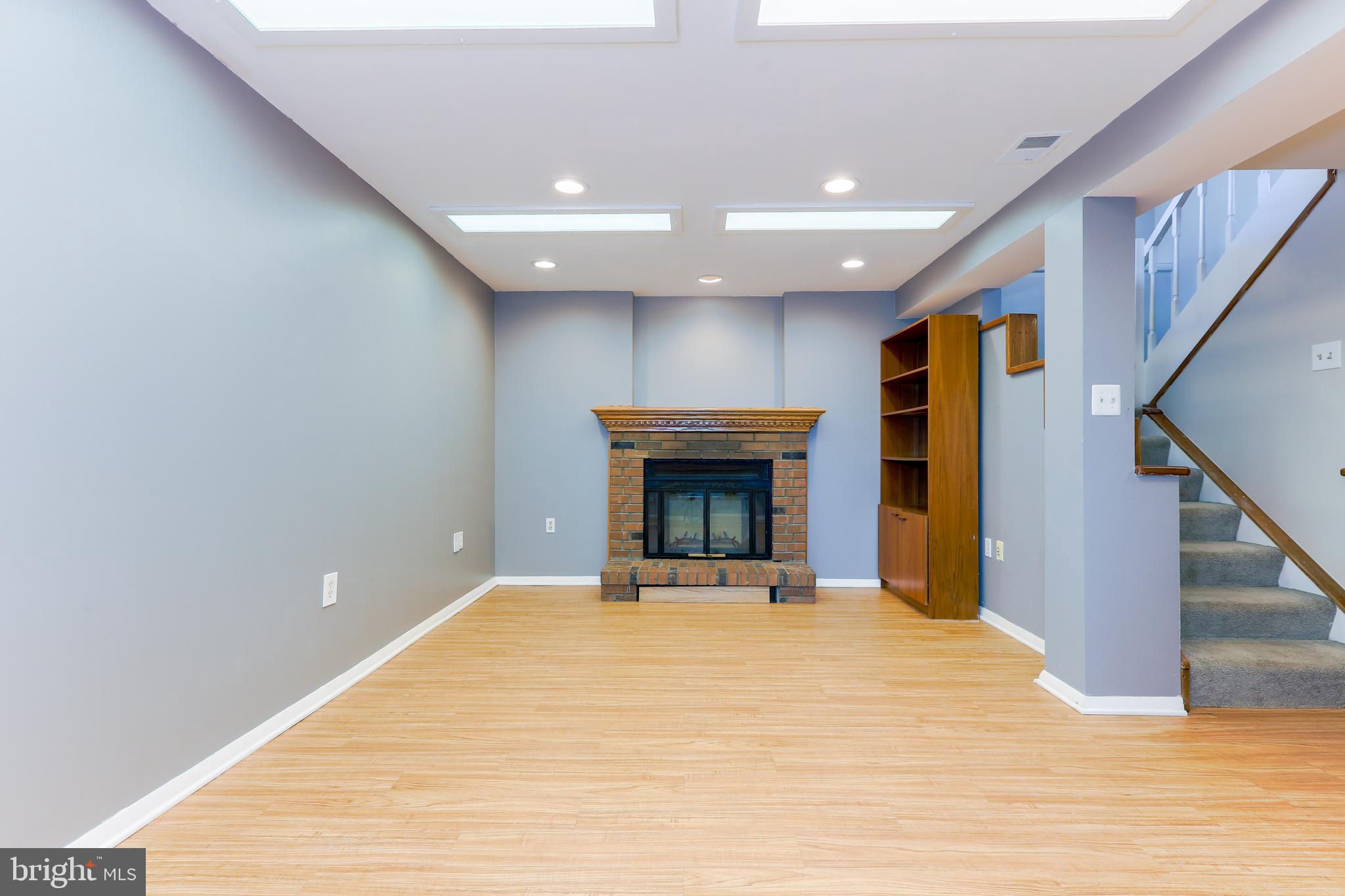 WHITNEY PARK - Residential Lease