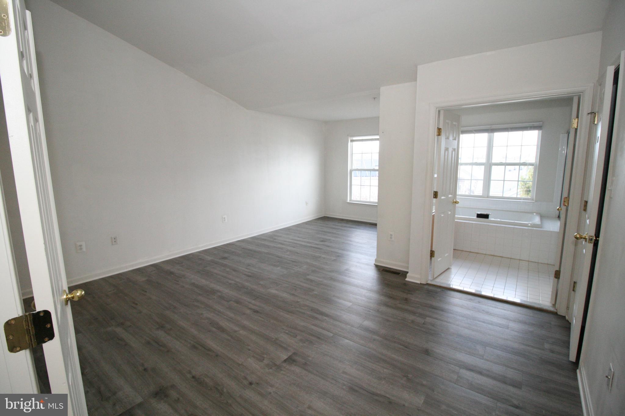 NORTH CROSSING - Residential Lease