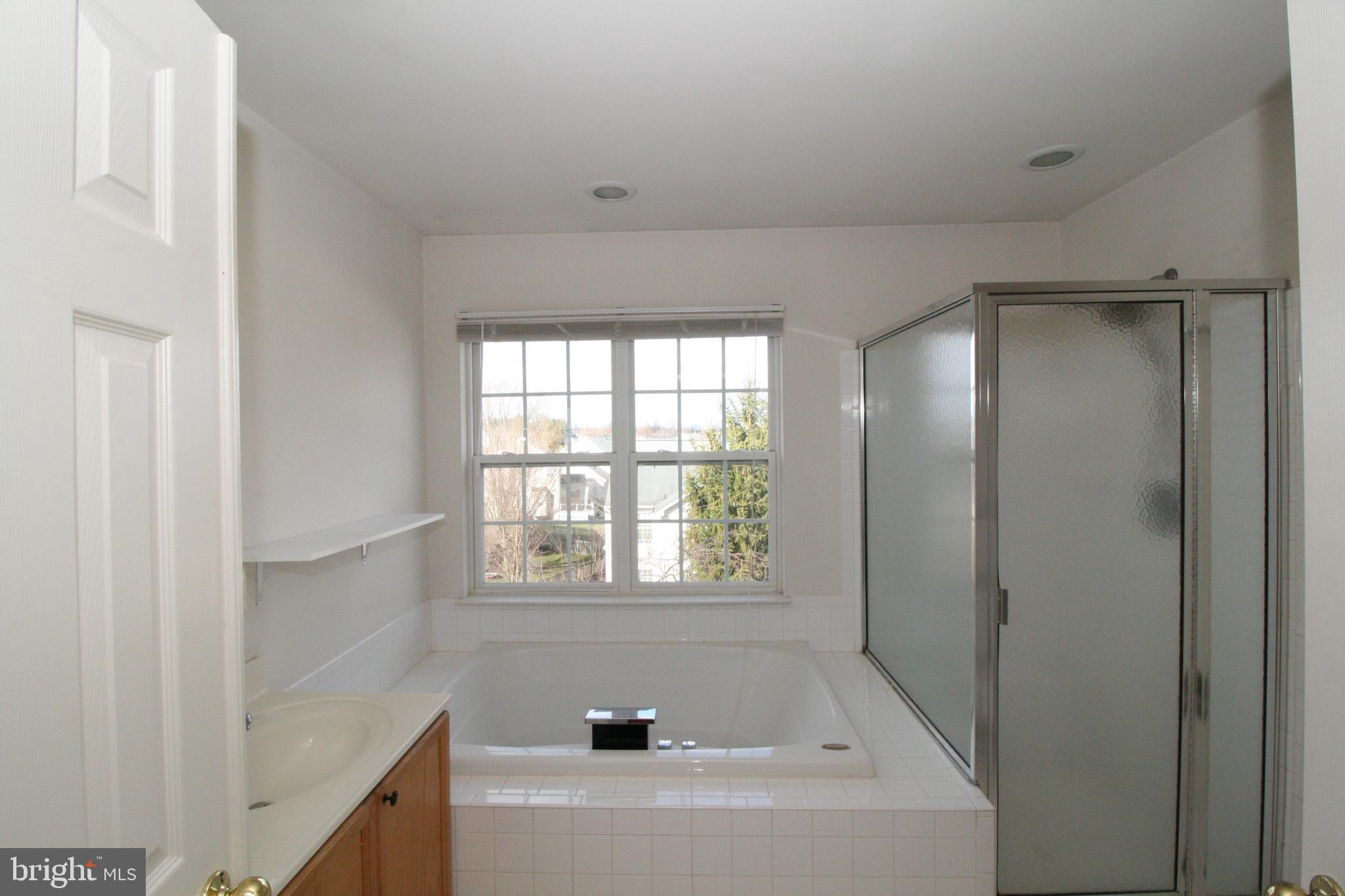 NORTH CROSSING - Residential Lease