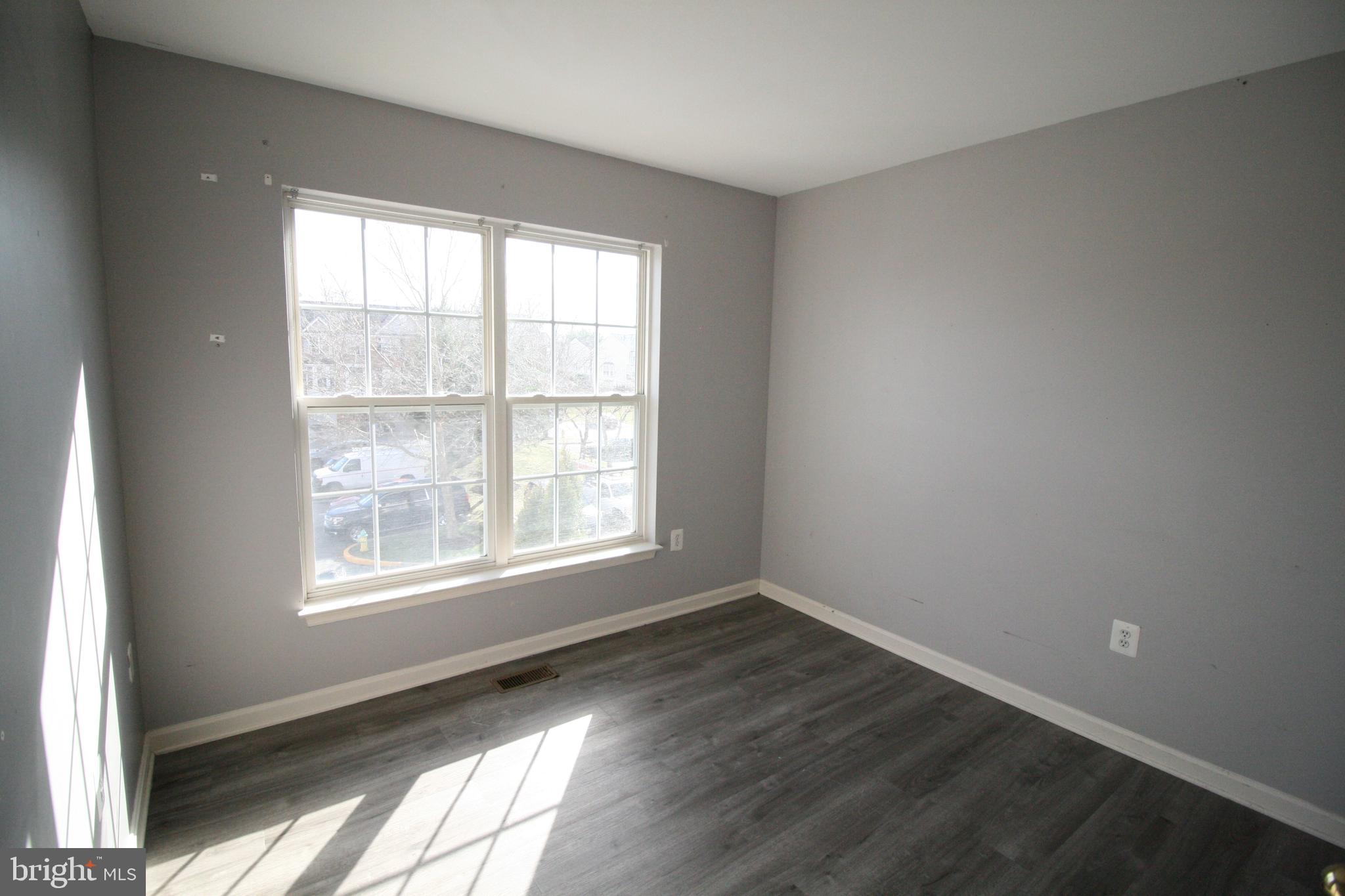 NORTH CROSSING - Residential Lease