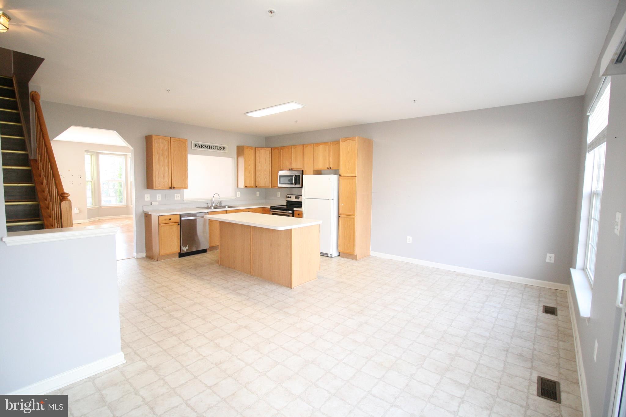 NORTH CROSSING - Residential Lease