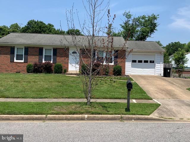 Come see this cozy three bedroom, one bathroom ranch style home. This home features hardwood floors throughout with tile kitchen and bathroom flooring. A sliding door in the kitchen leads to a large fenced in backyard. In addition to street parking, this homes has an attached garage and addition parking pad adjacent to the garage. There is also room in the driveway for another automobile. This home comes with a HOME WARRANTY.
Must see!!