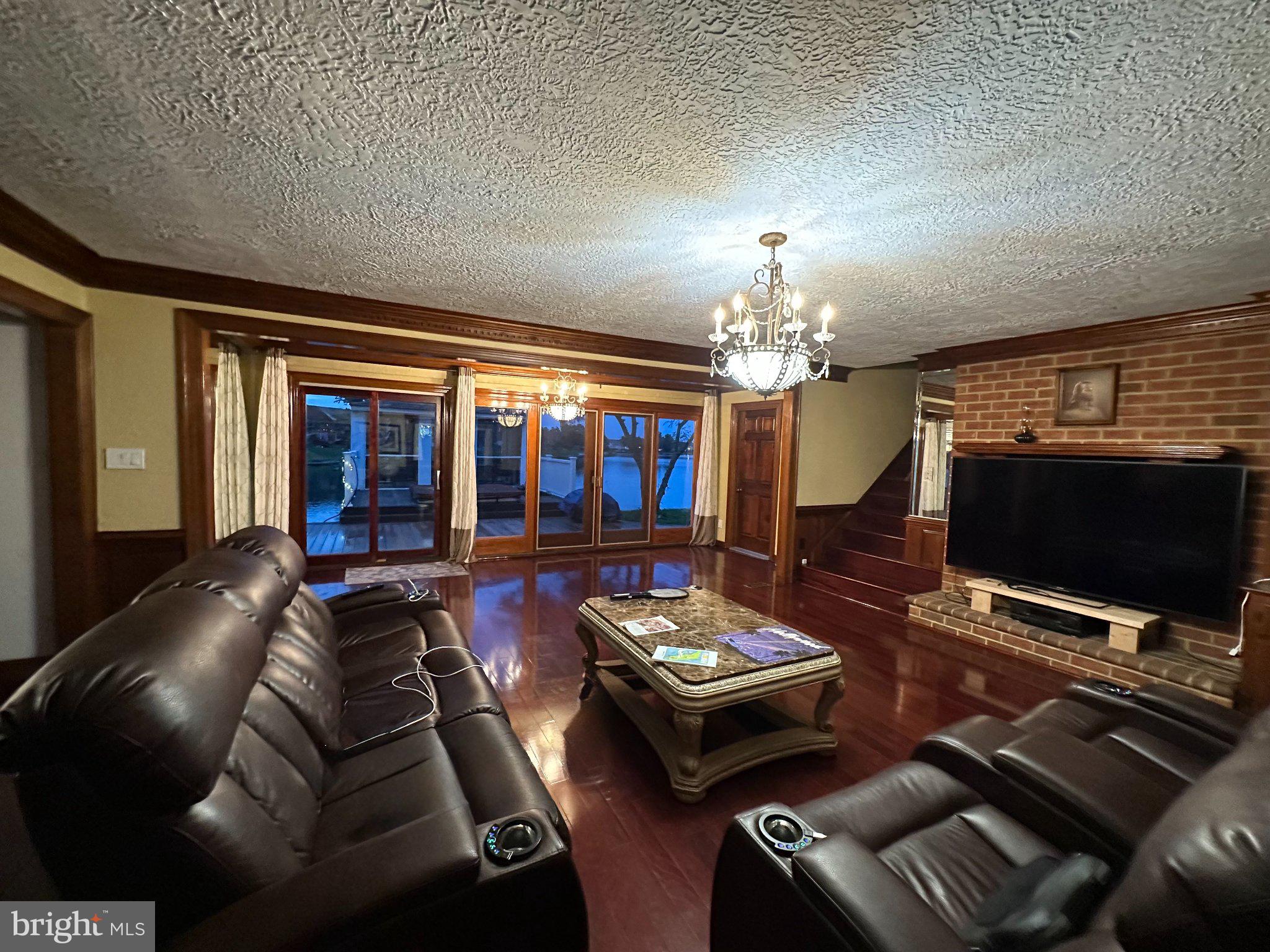 1437 PLANTATION LAKES CIR