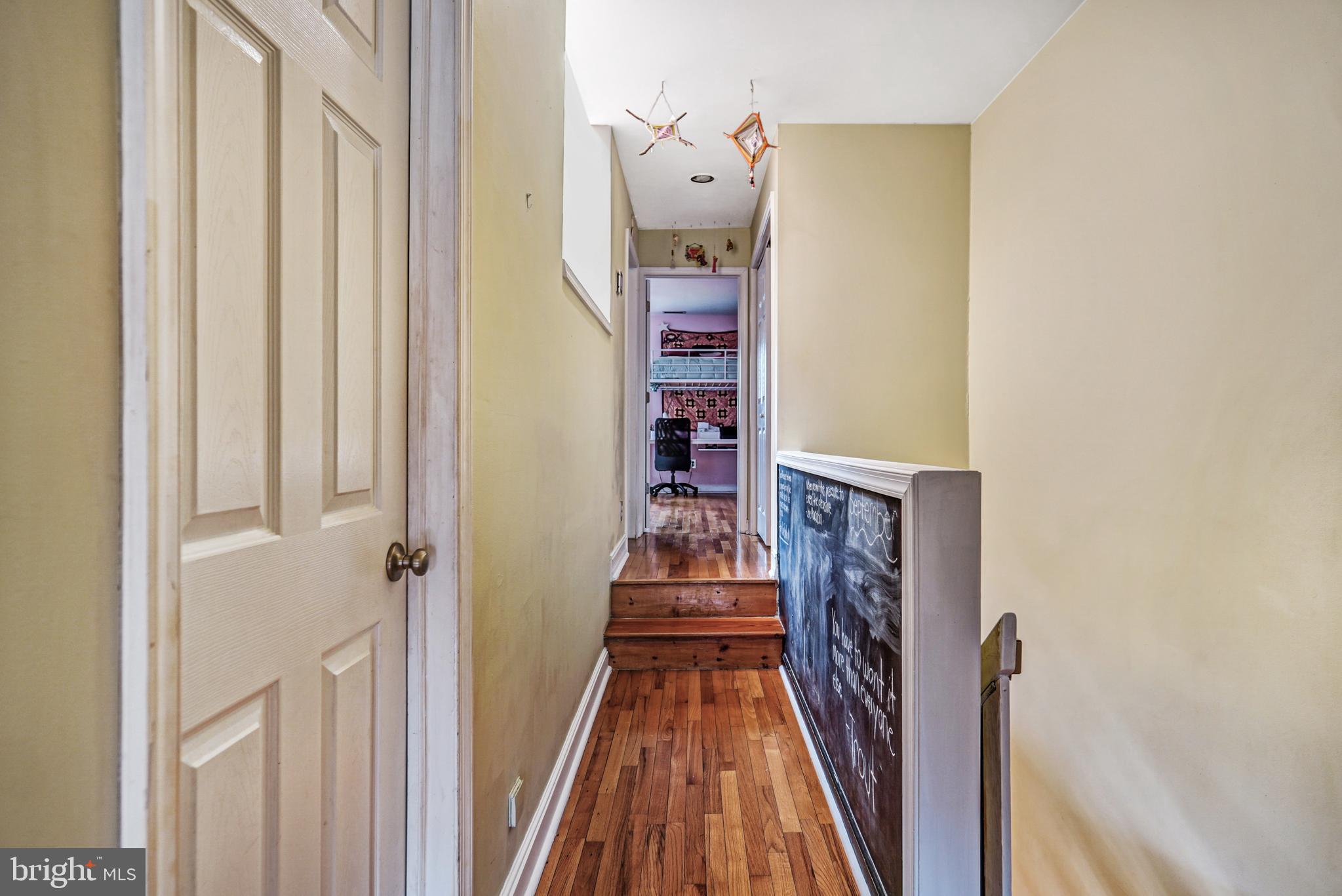 QUEEN VILLAGE - Residential