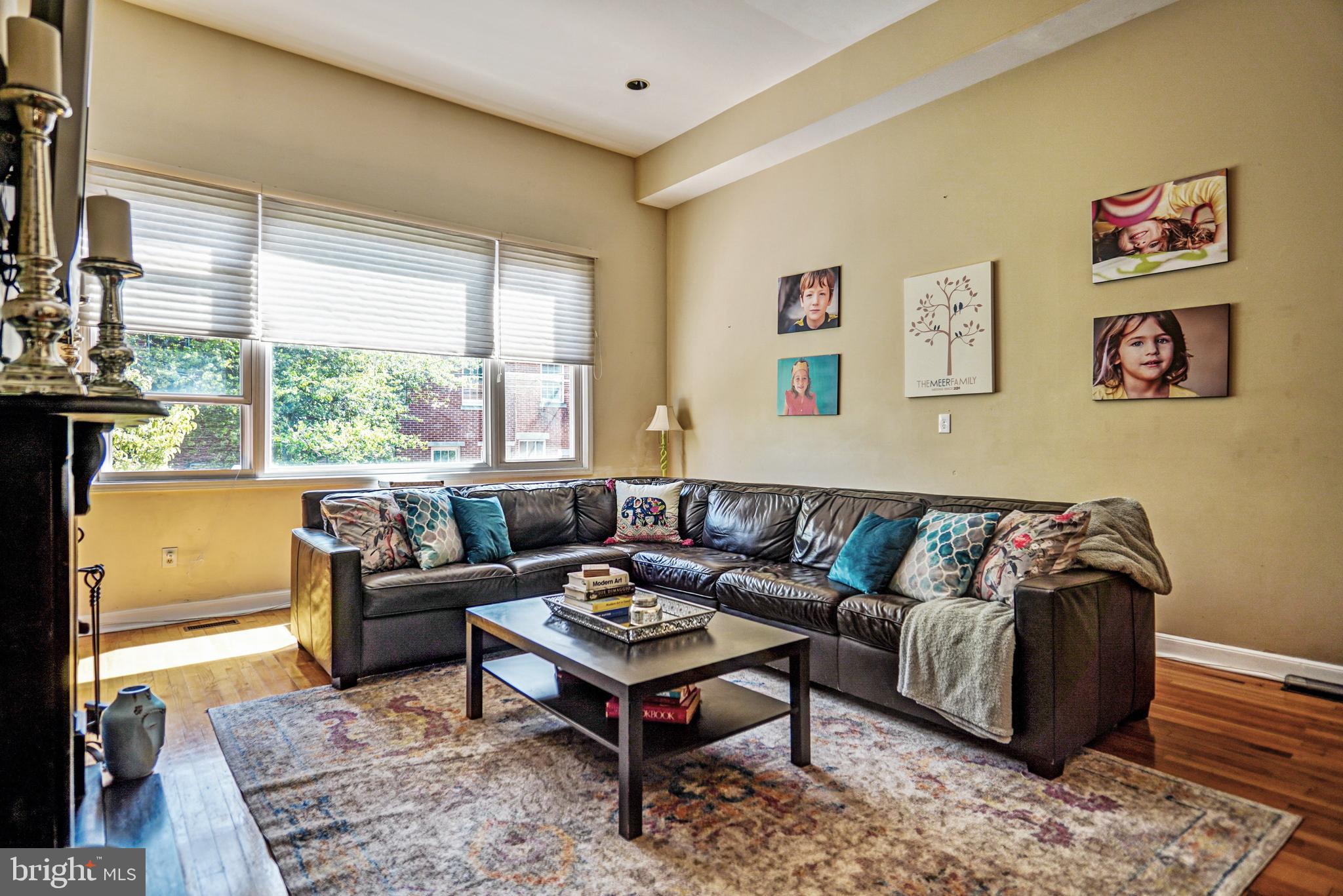 QUEEN VILLAGE - Residential