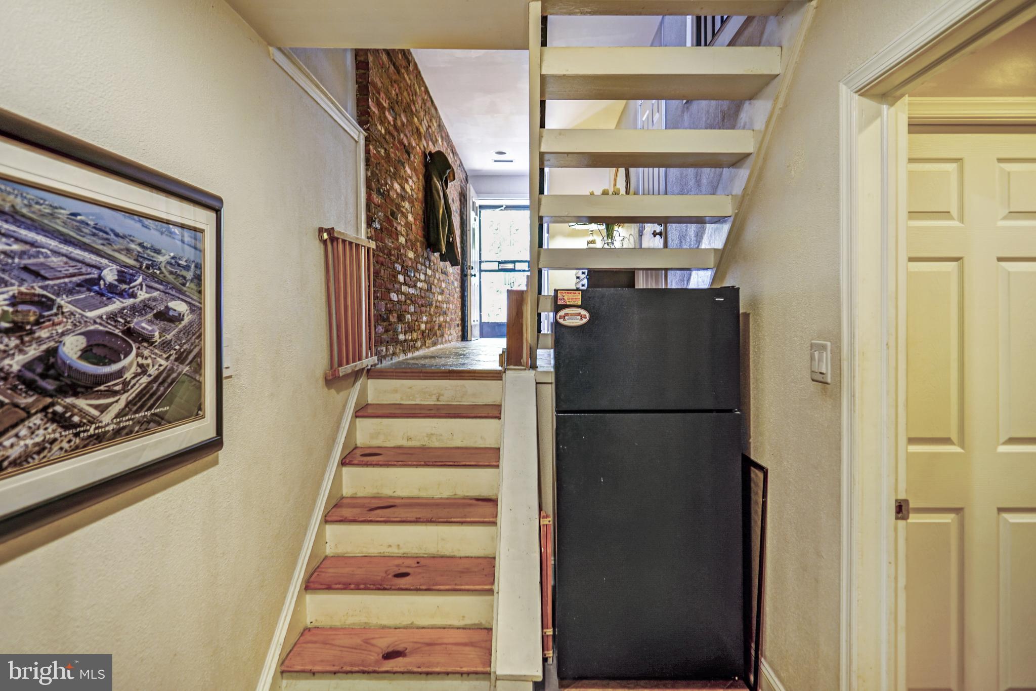 QUEEN VILLAGE - Residential