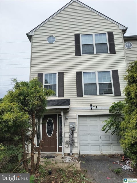 Townhouse For Sale - 708 Bach Court<br/> BETHLEHEM, PA 18017