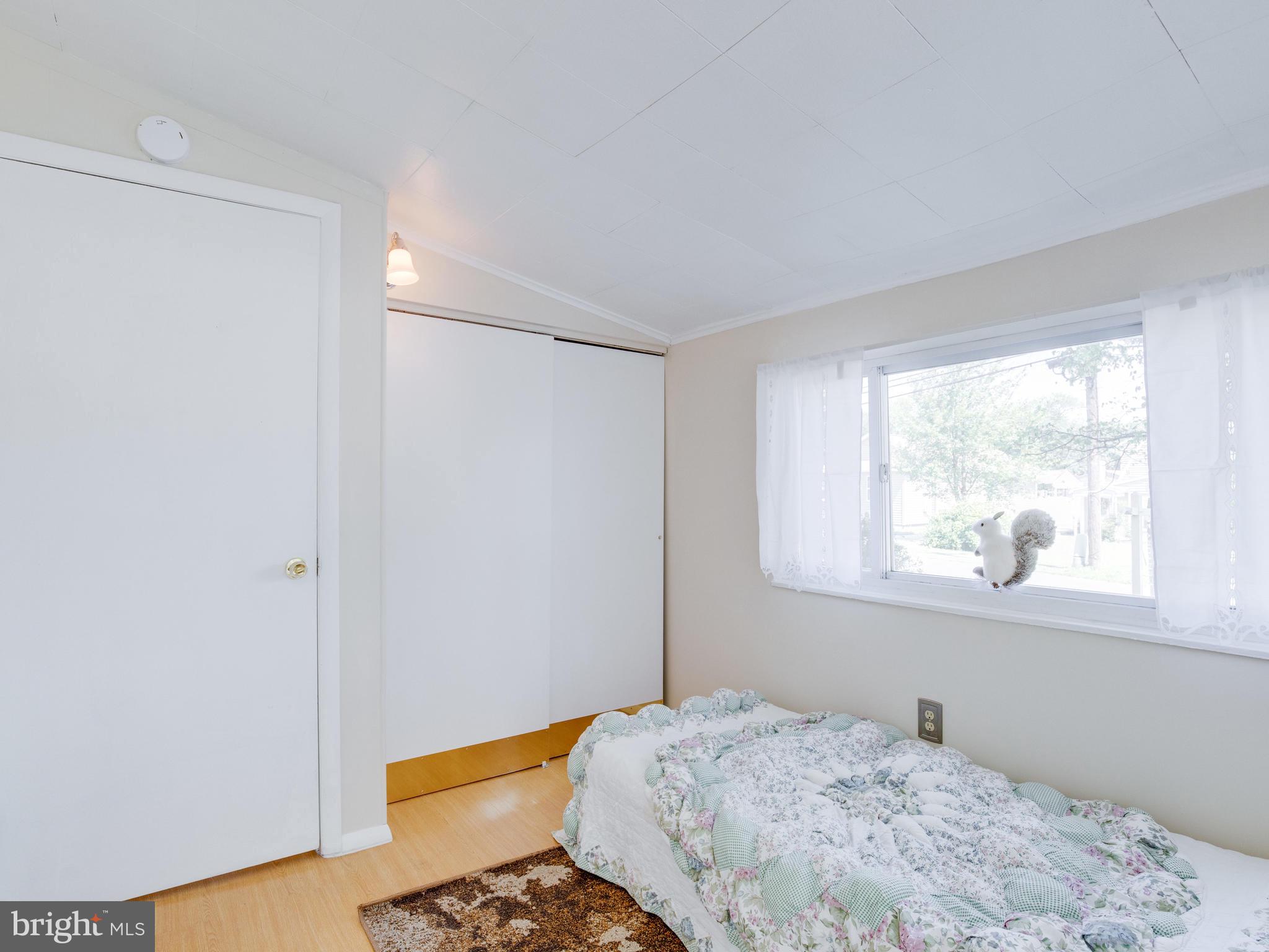 SHORELAND - Residential