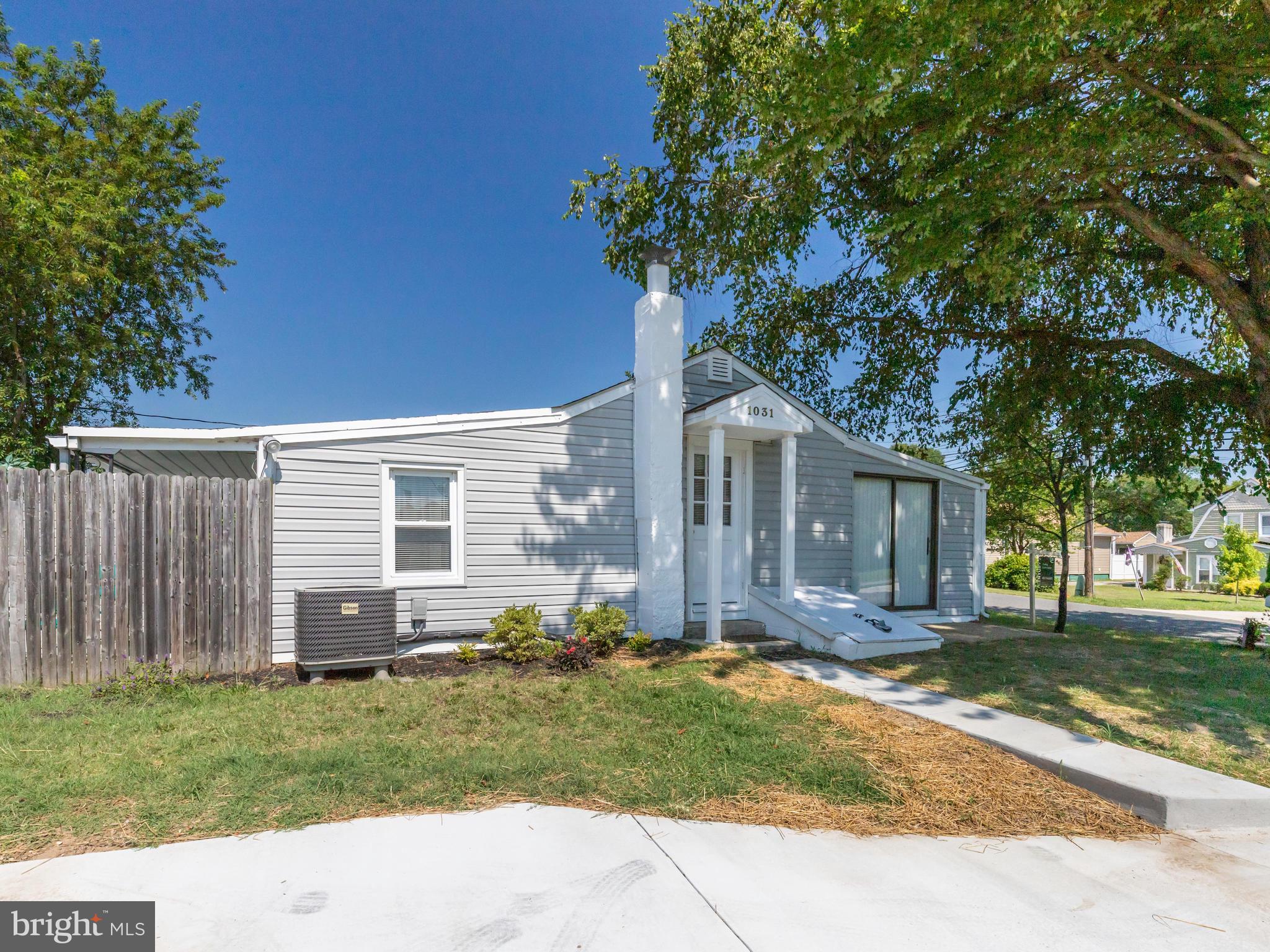 SHORELAND - Residential