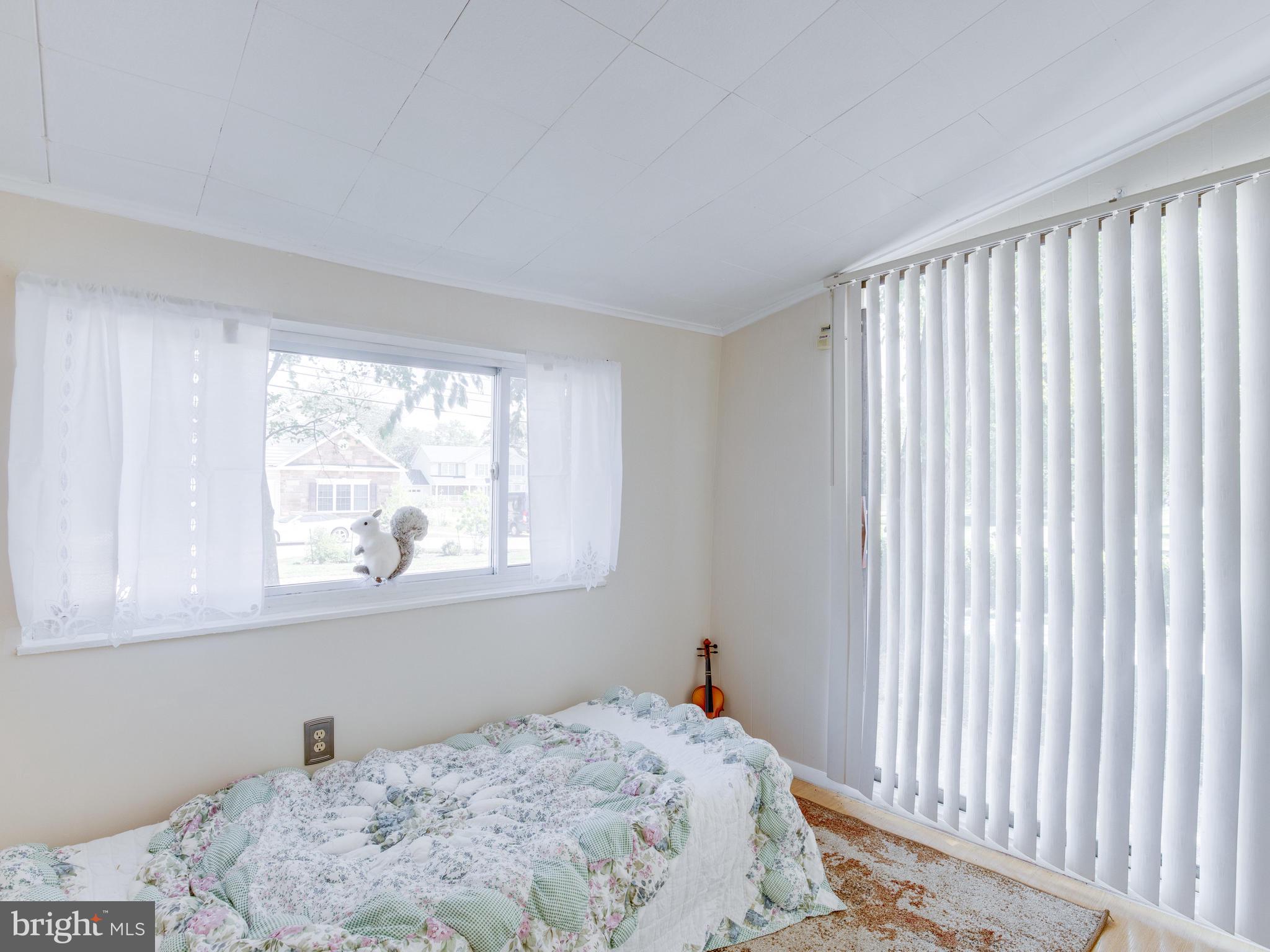 SHORELAND - Residential