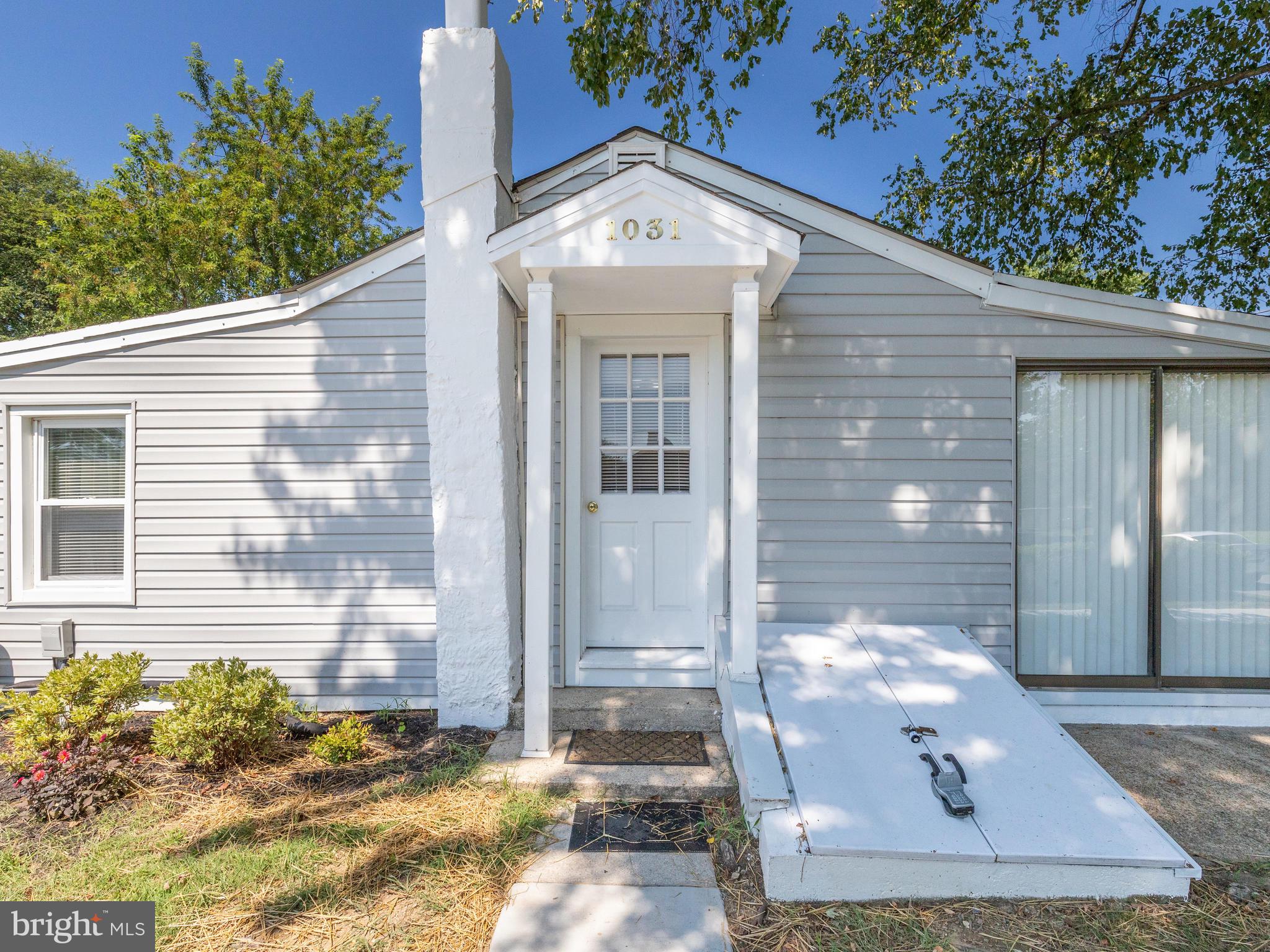 SHORELAND - Residential