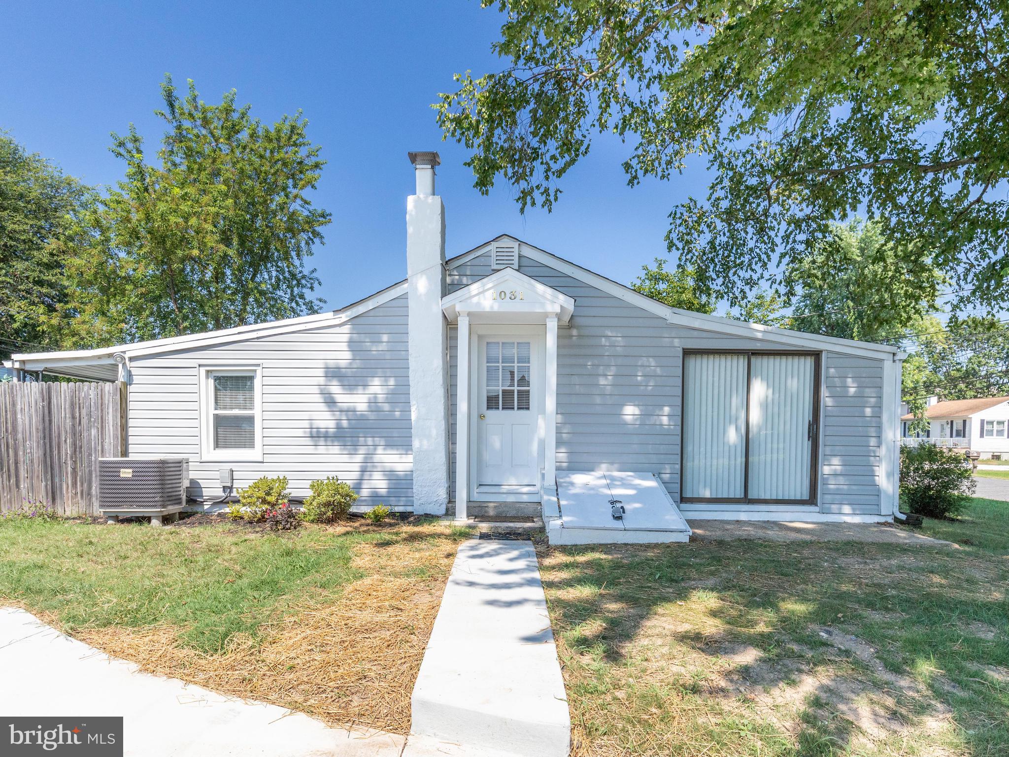 SHORELAND - Residential