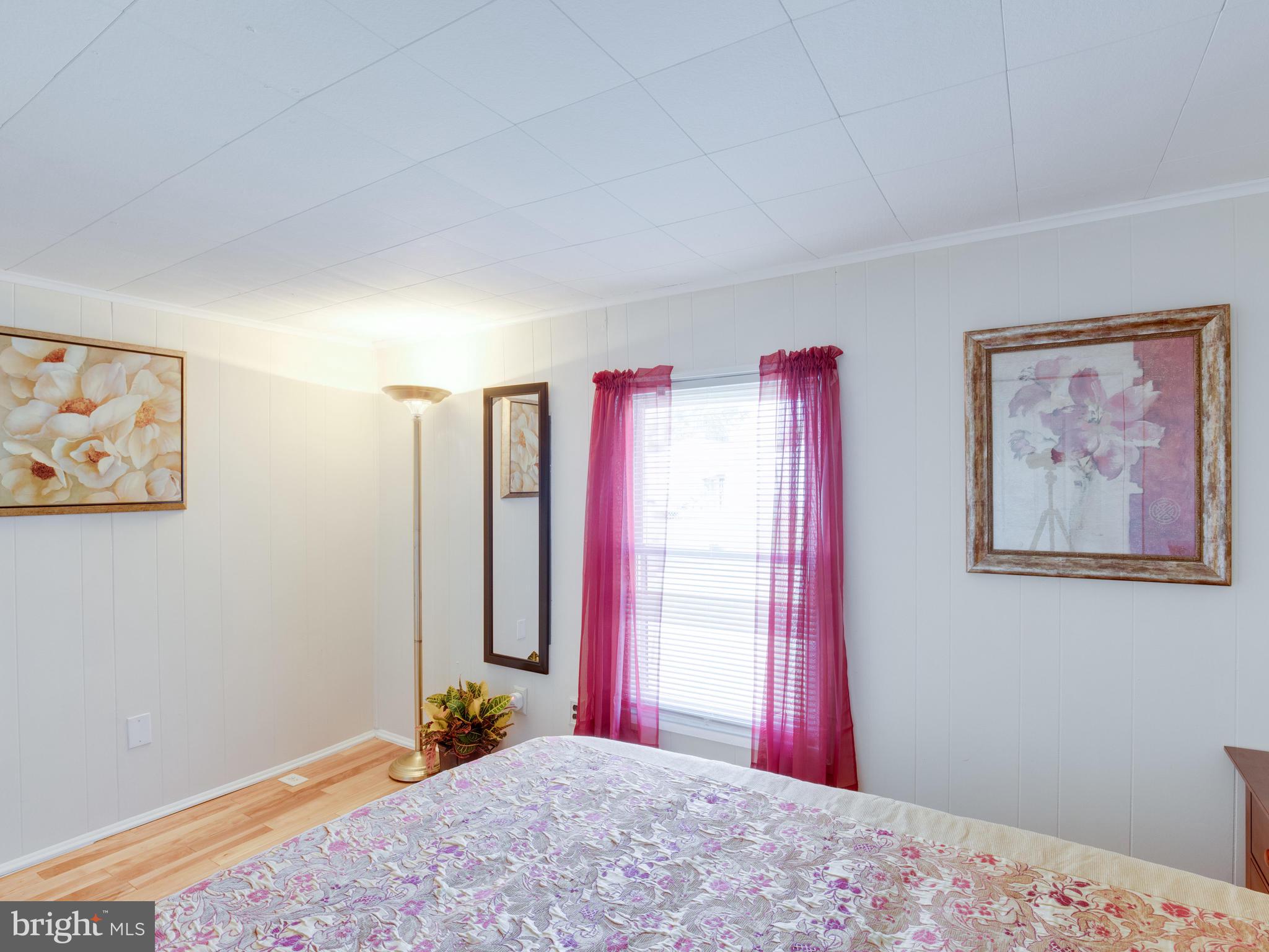 SHORELAND - Residential