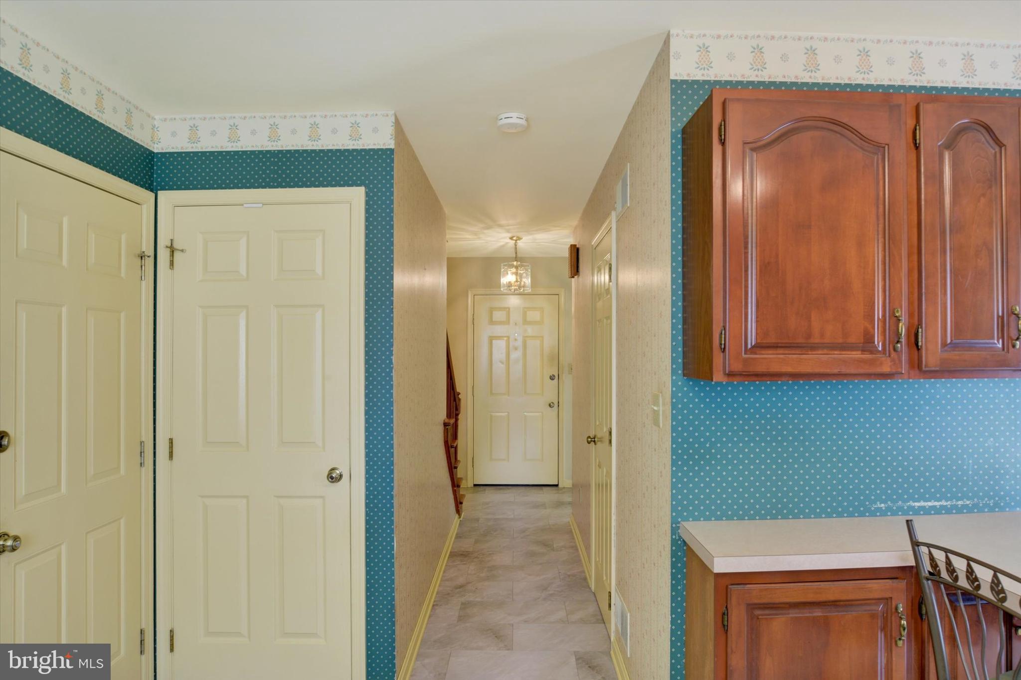 18 SOUTHVIEW CIRCLE