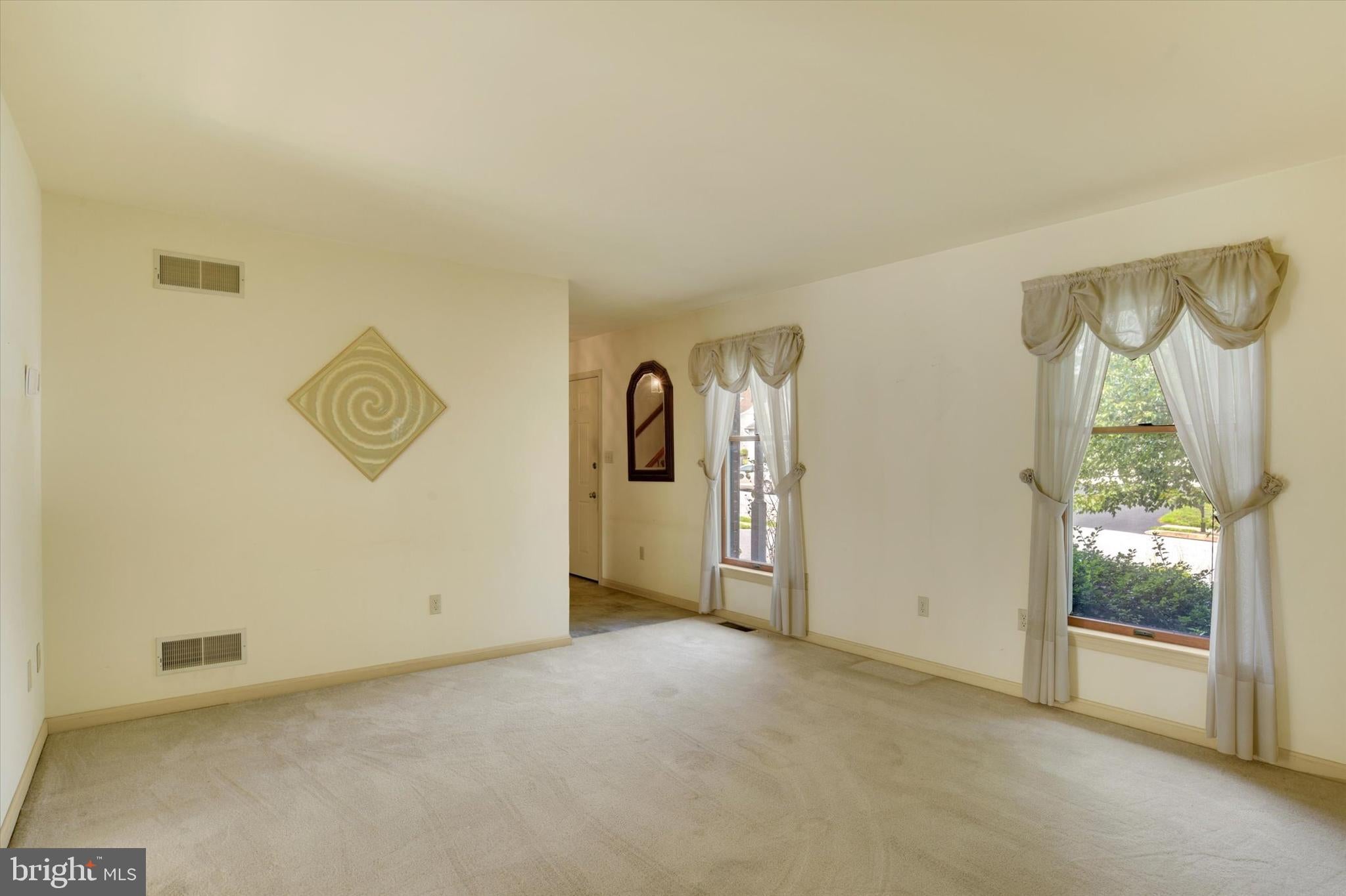 18 SOUTHVIEW CIRCLE