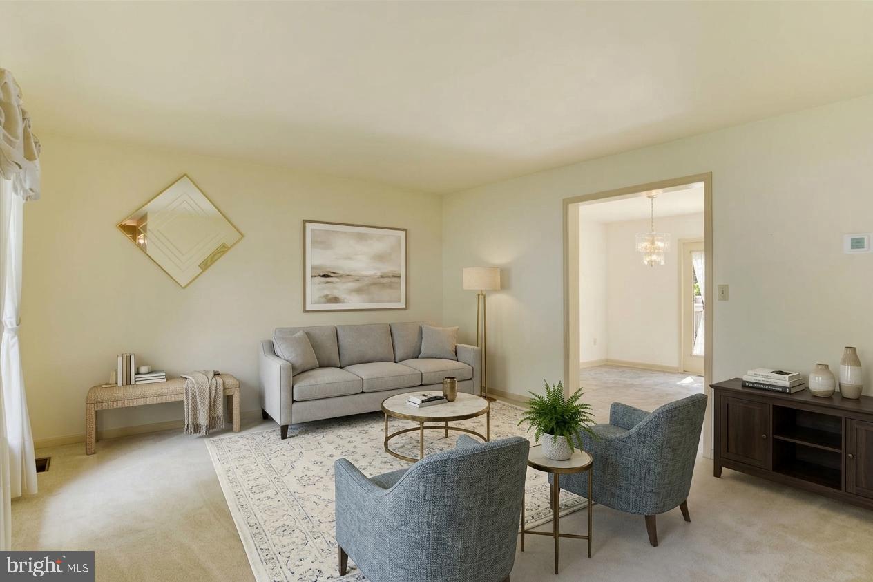 18 SOUTHVIEW CIRCLE