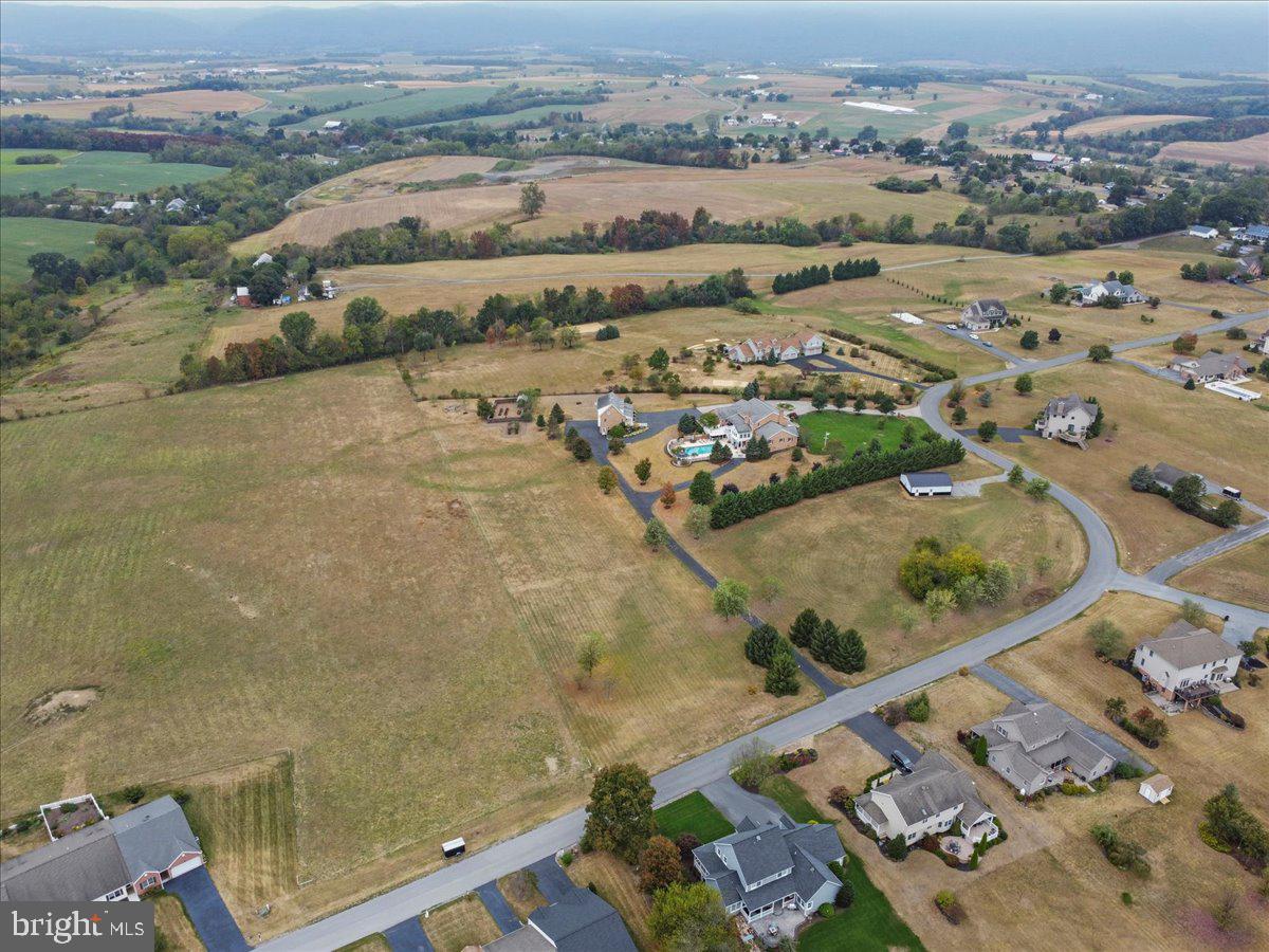 WHISKEY RUN ESTATES - Land