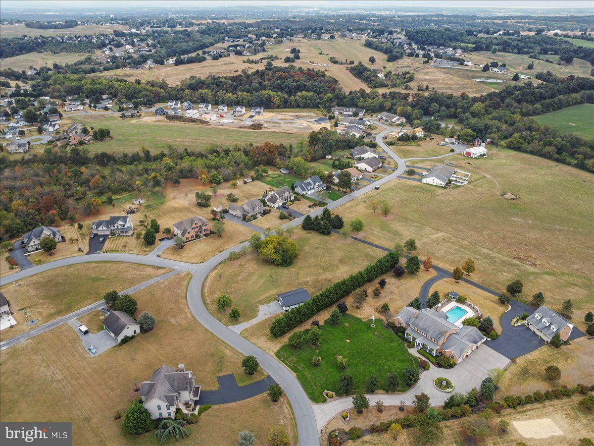 WHISKEY RUN ESTATES - Land