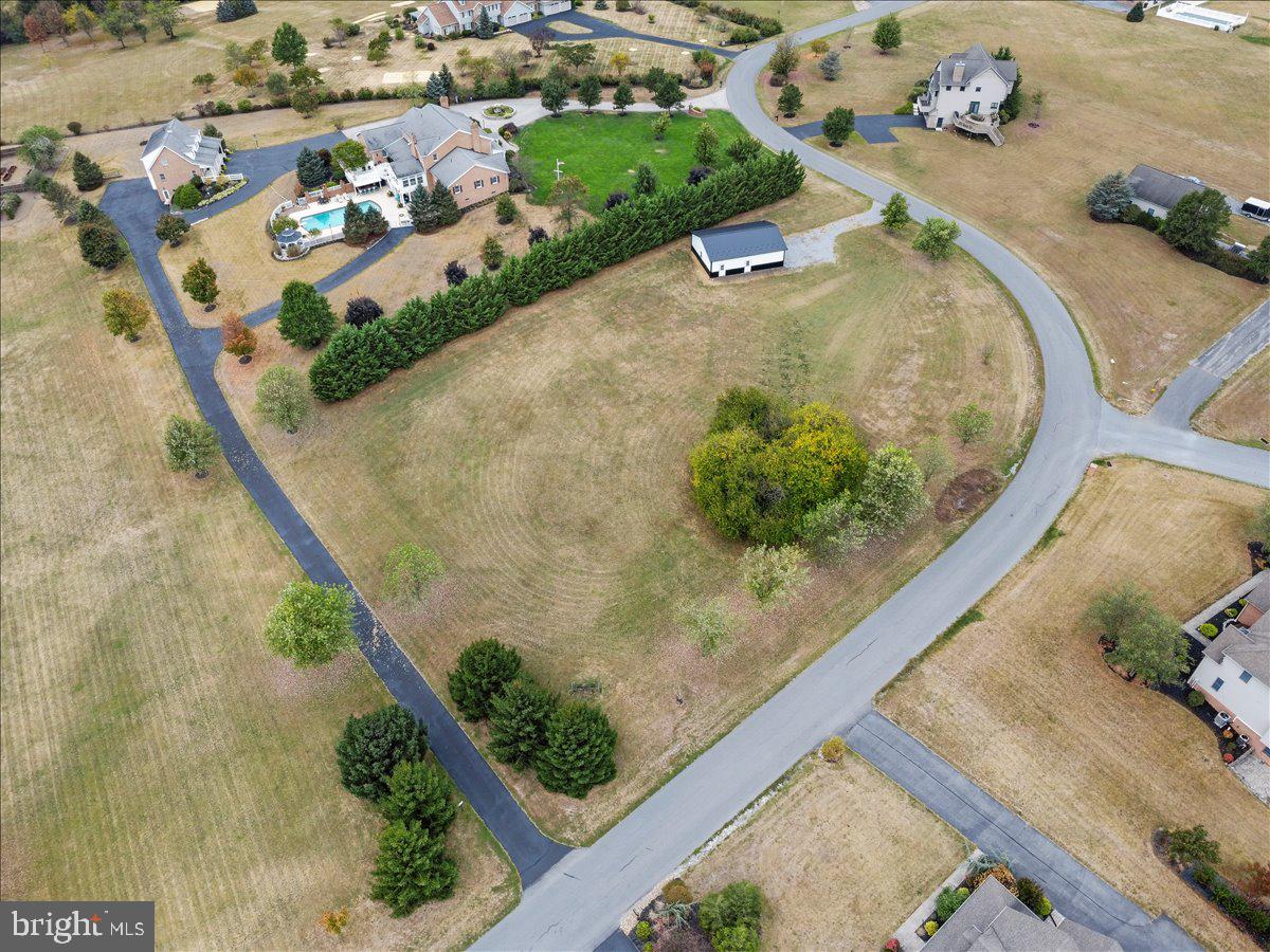 WHISKEY RUN ESTATES - Land