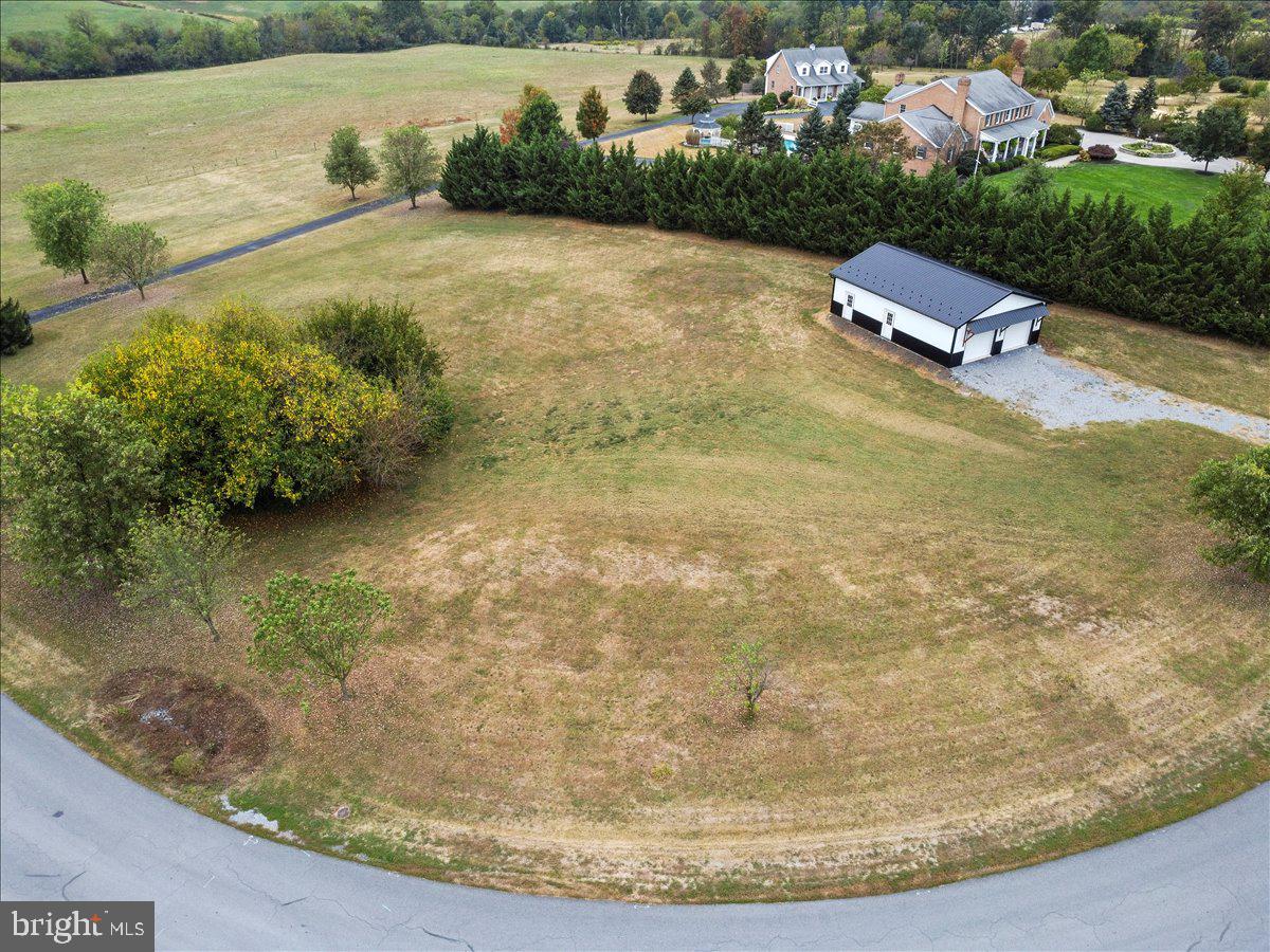 WHISKEY RUN ESTATES - Land