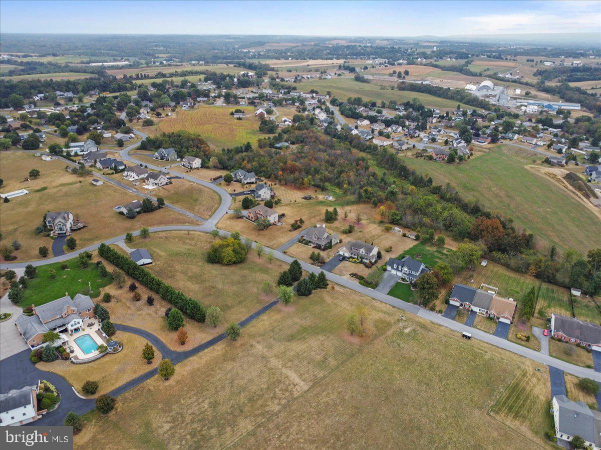 WHISKEY RUN ESTATES - Land