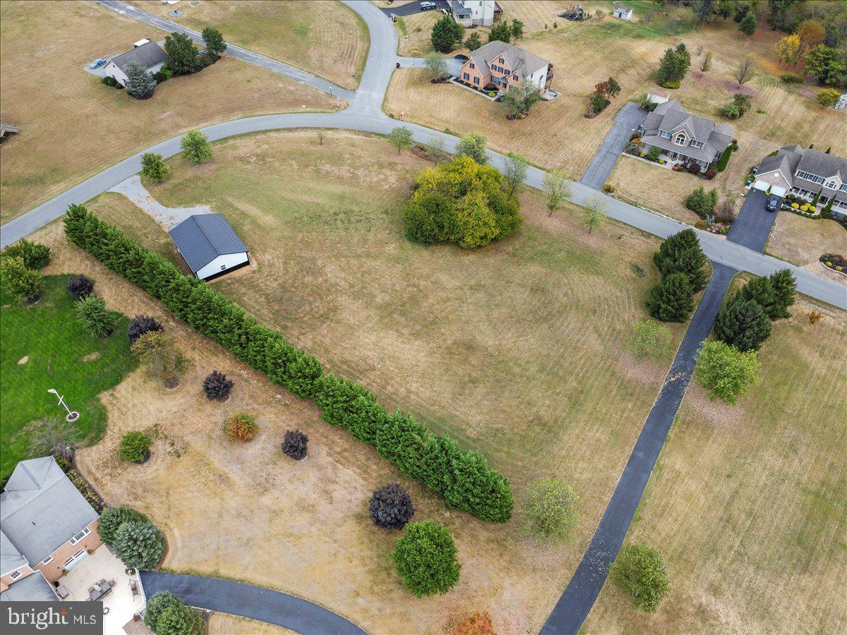 WHISKEY RUN ESTATES - Land