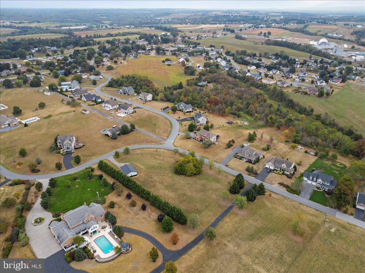 WHISKEY RUN ESTATES - Land