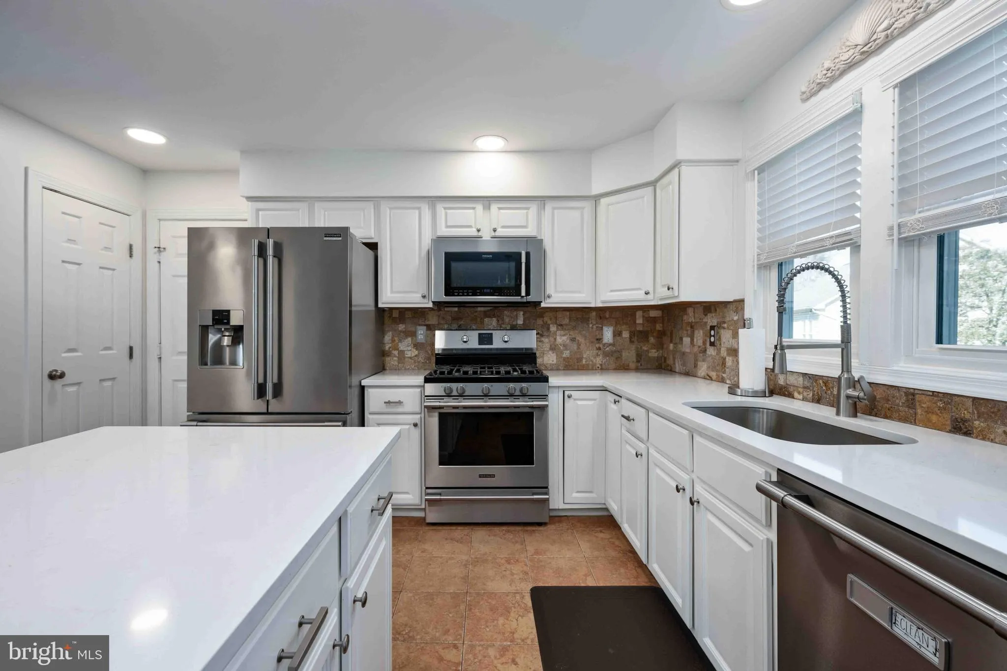 Dumfries, Virginia 22025, United States, 5 Bedrooms Bedrooms, ,4 BathroomsBathrooms,Residential,Contingent,1680