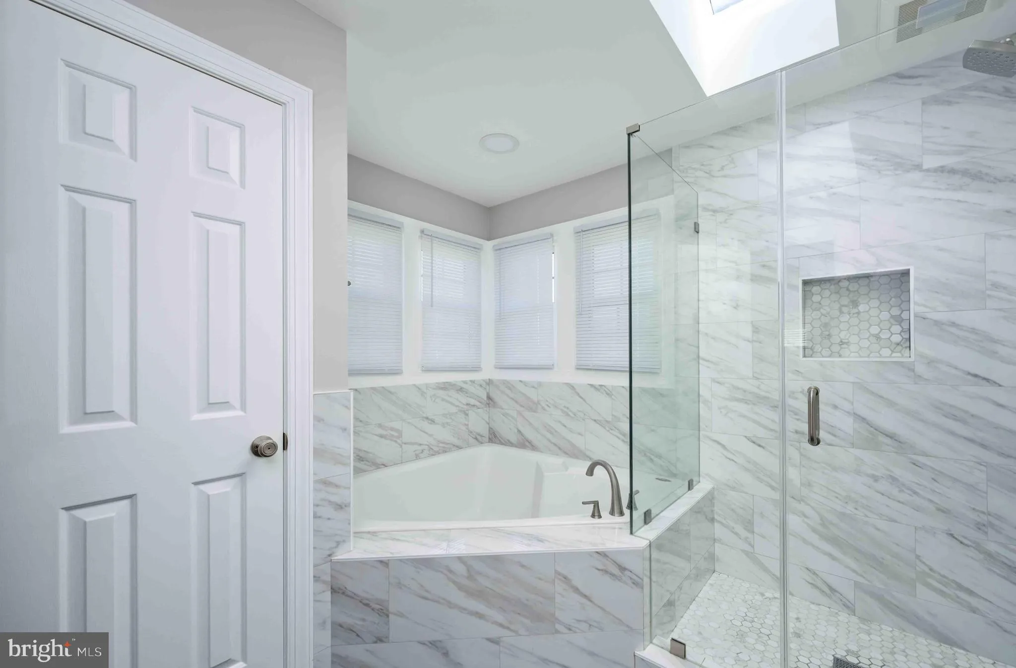 Dumfries, Virginia 22025, United States, 5 Bedrooms Bedrooms, ,4 BathroomsBathrooms,Residential,Contingent,1680