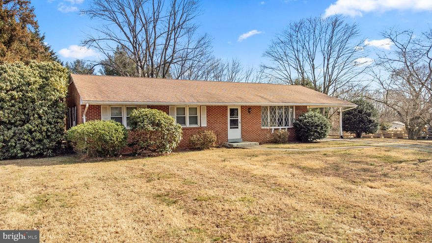 GREAT OPPORTUNITY TO OWN A HOME IN A QUIET, PEACEFUL NEIGHBORHOOD,  ON OVER AN ACRE OF LAND, ALMOST 3000 SQUARE FEET, IN HIGHLY RATED DAMASCUS SCHOOL DISTRICT!  NO HOA! Are you tired of looking at homes that are all painted "Agreeable Gray", have the same standard stainless steel appliances, granite counters, etc? Are you someone who would like to have a blank piece of marble to create your own statue of David? This is the home for you. As the saying goes, you can do anything you want to a home except put it on a piece of land like this. The home itself has great bones, just needs someone who wants to create their new home according to their vision and not necessarily HGTV's. Home has been well maintained, seller has lived there for the last 37 years.  Great location, only 15 minutes to Olney stores, restaurants and grocery stores and less than 10 minutes to Damascus. 15 minute drive to both I-270 and I-70.