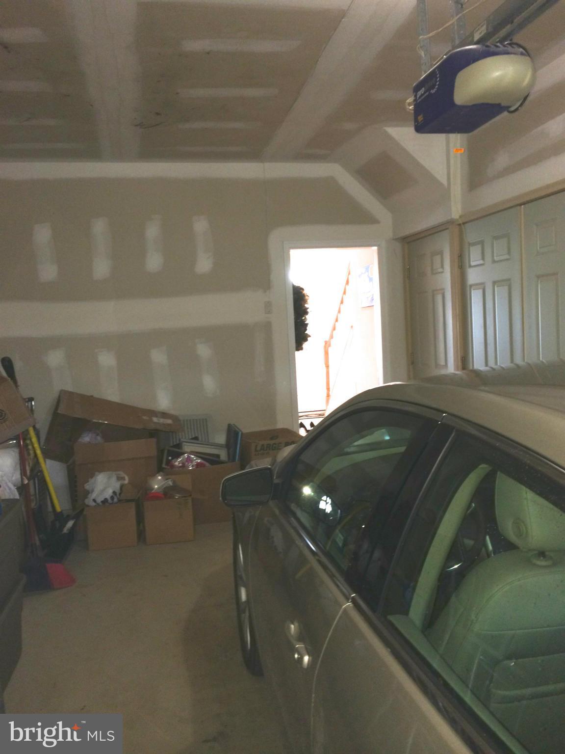 SOUTH RIDING - Residential Lease