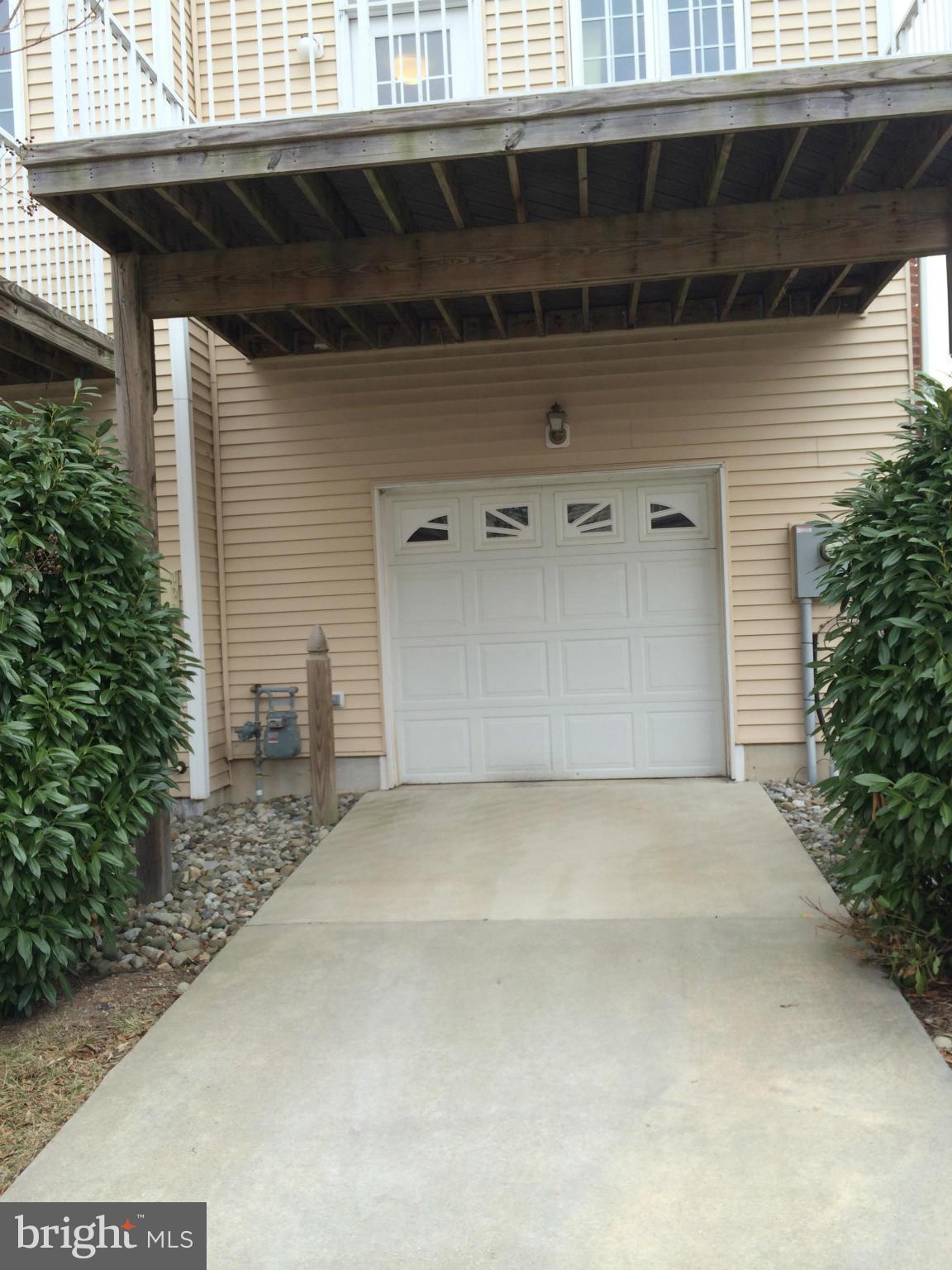 SOUTH RIDING - Residential Lease