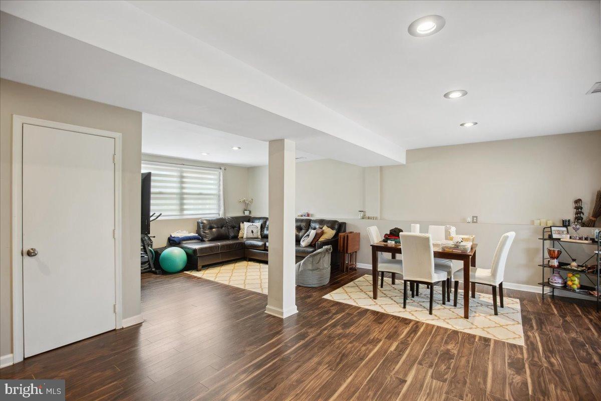 FOX RUN ESTATES - Residential Lease