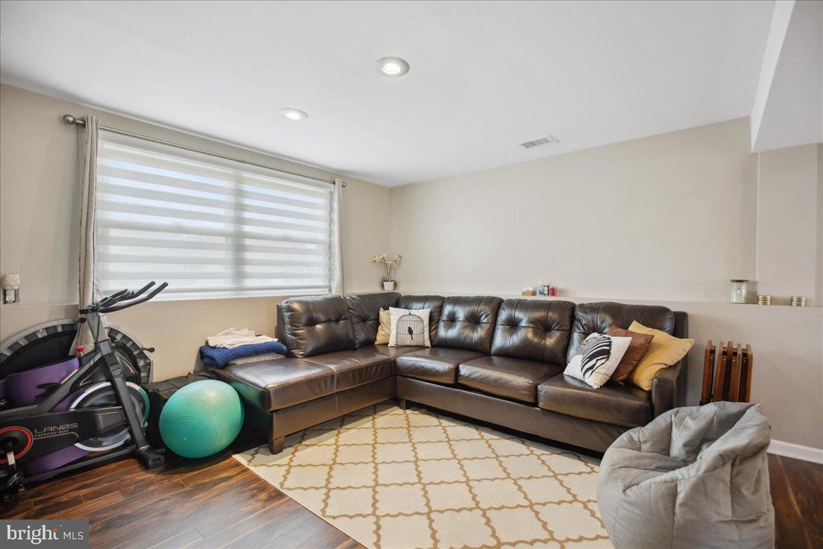 FOX RUN ESTATES - Residential Lease