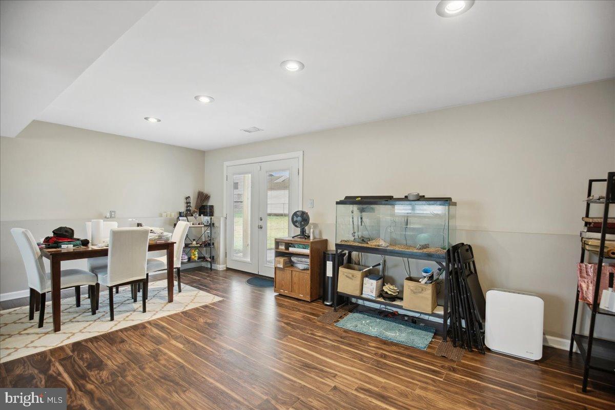 FOX RUN ESTATES - Residential Lease