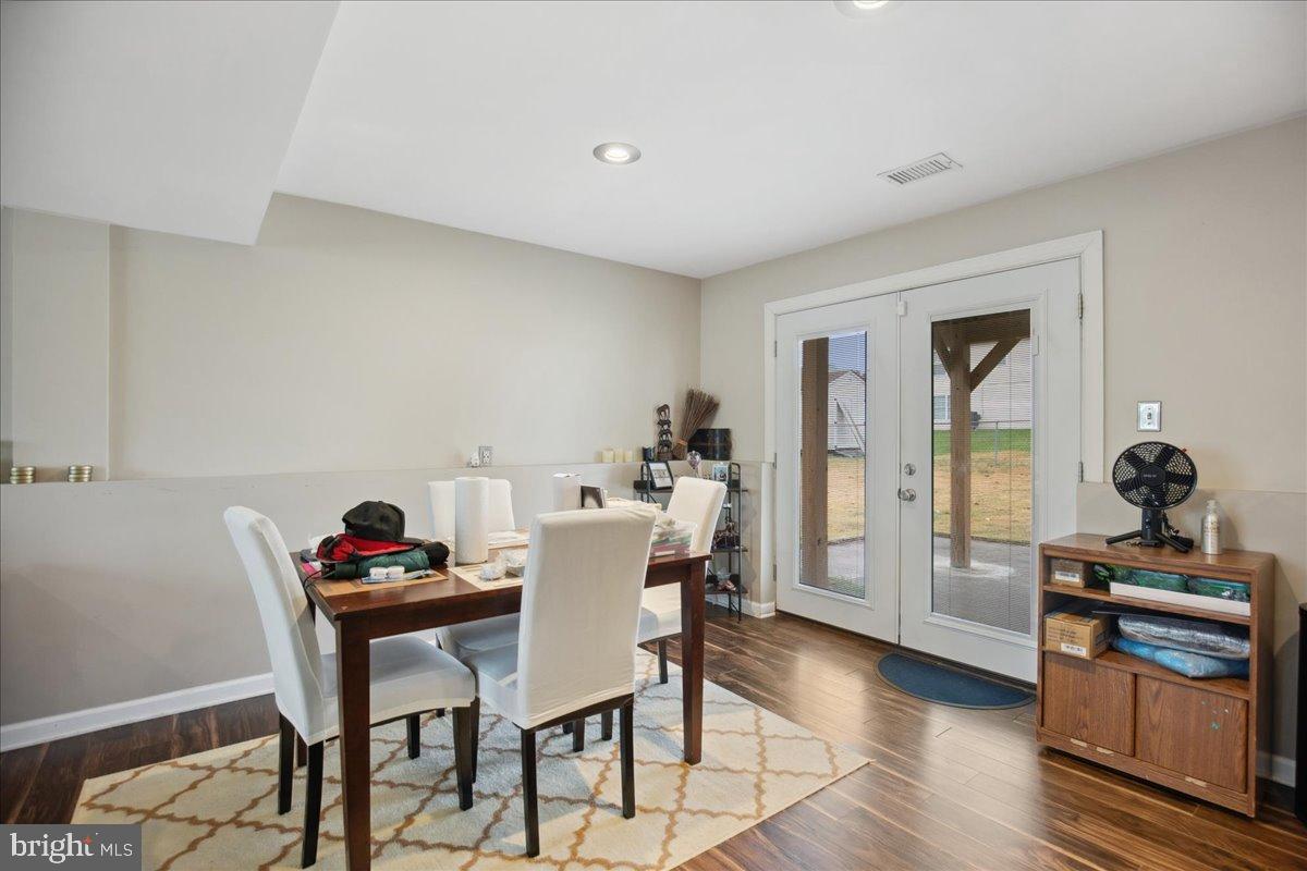 FOX RUN ESTATES - Residential Lease