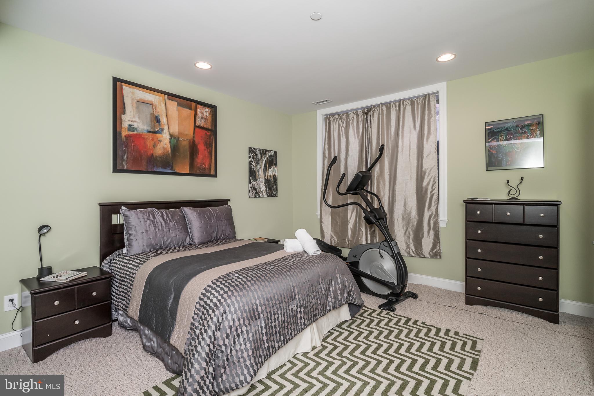 POINT BREEZE - Residential Lease