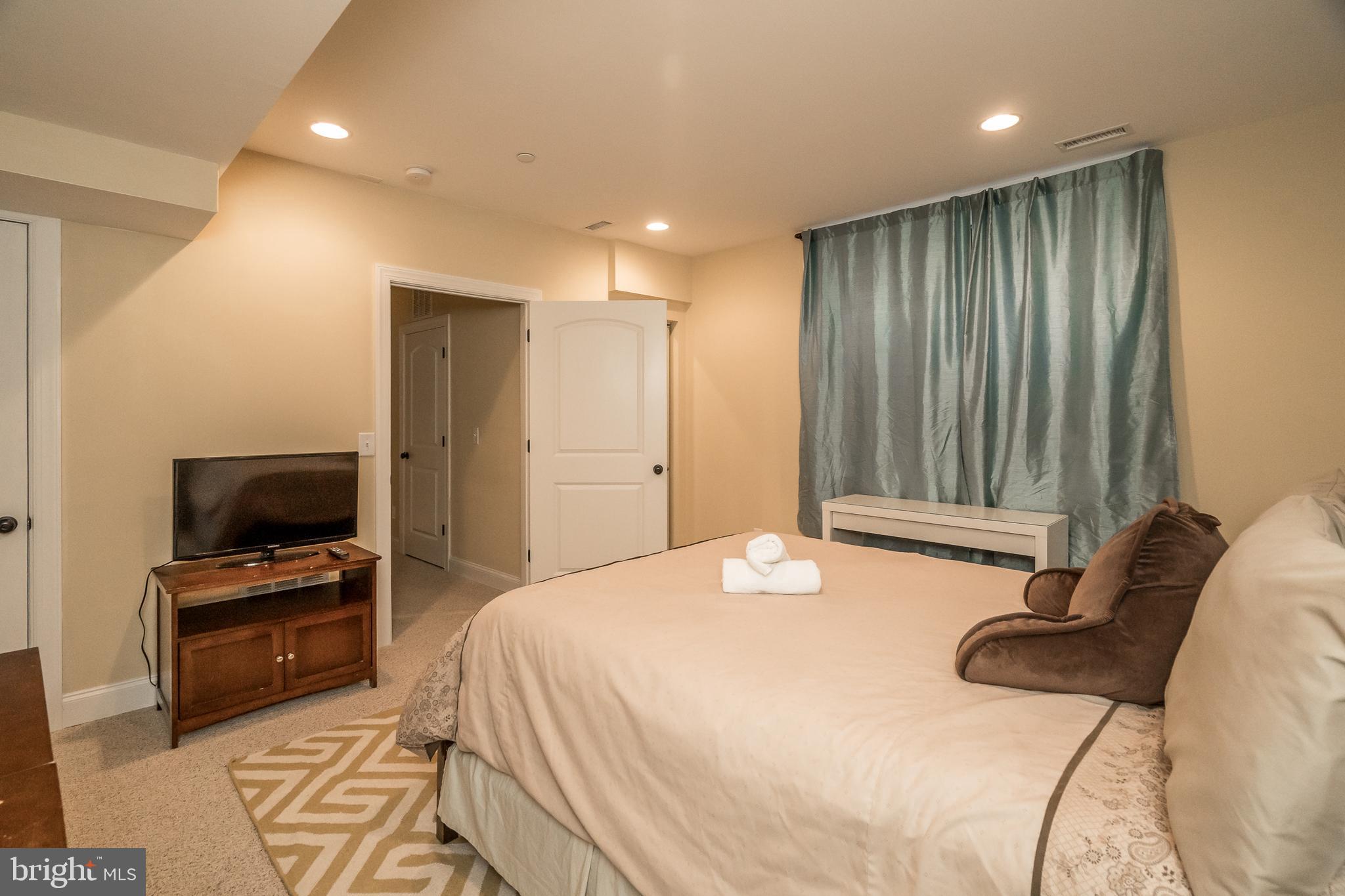 POINT BREEZE - Residential Lease