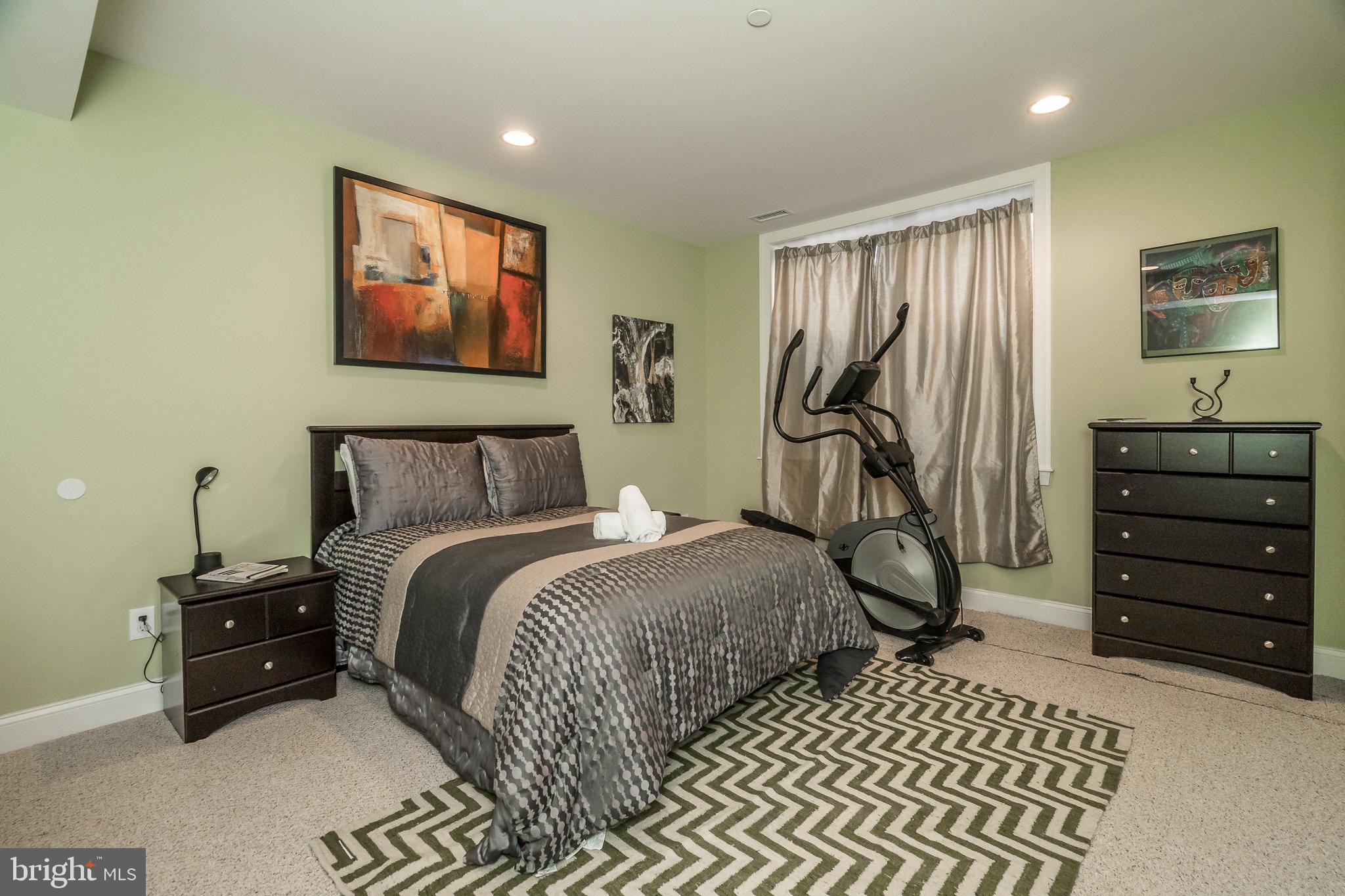 POINT BREEZE - Residential Lease