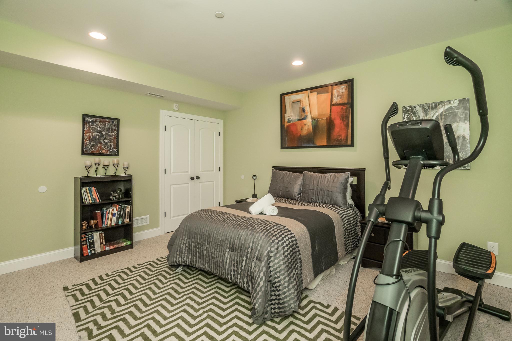 POINT BREEZE - Residential Lease