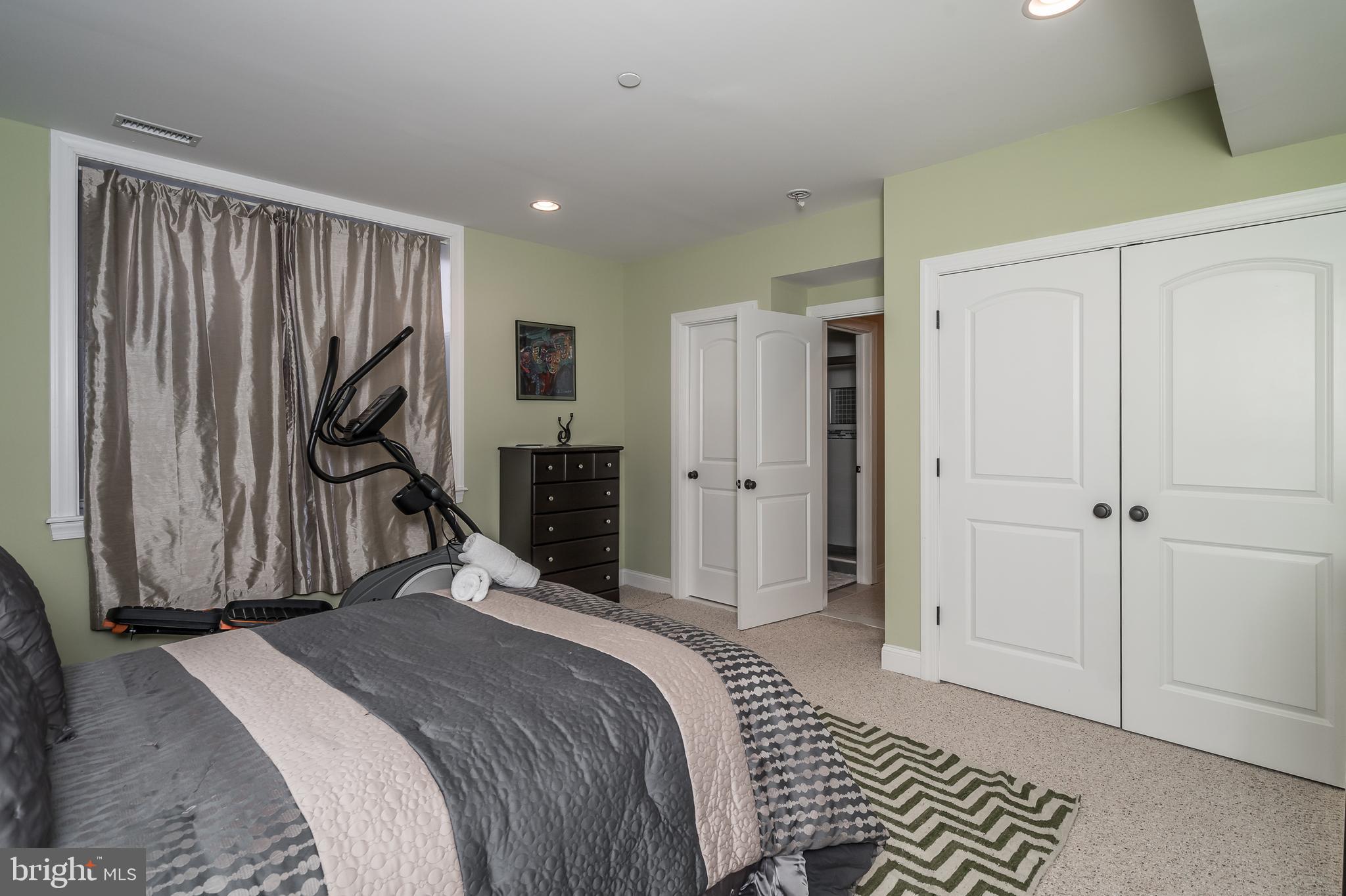 POINT BREEZE - Residential Lease