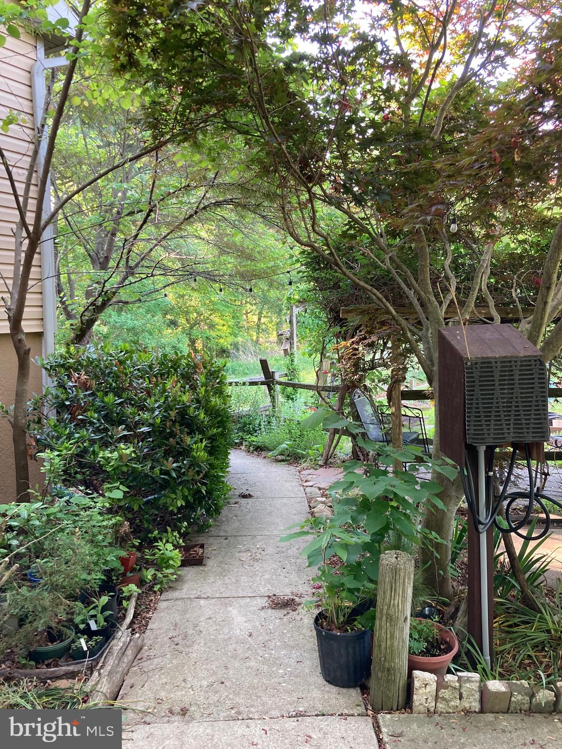 517 ROBINSON ROAD