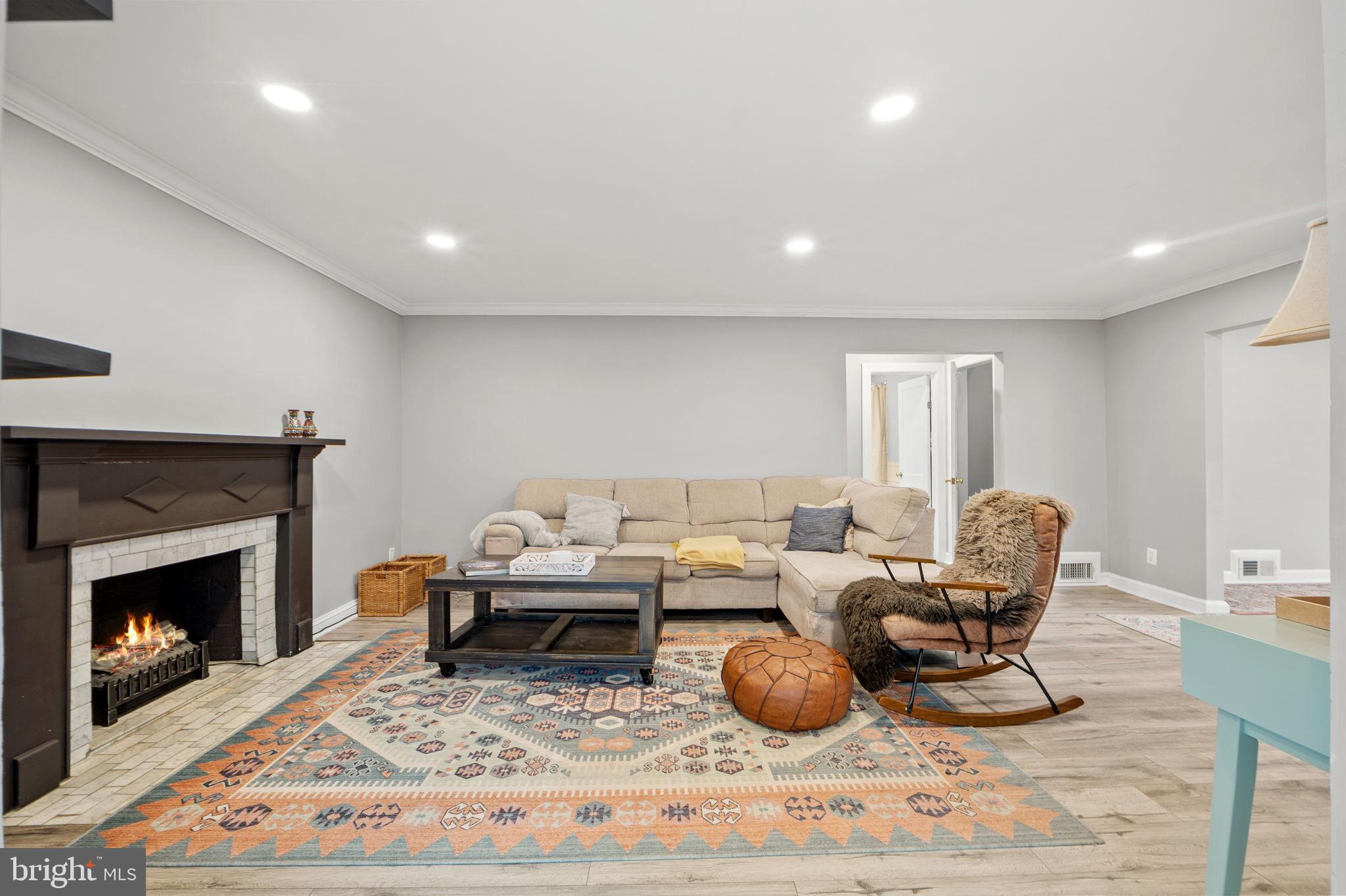 NEAR FALLS CHURCH - Residential